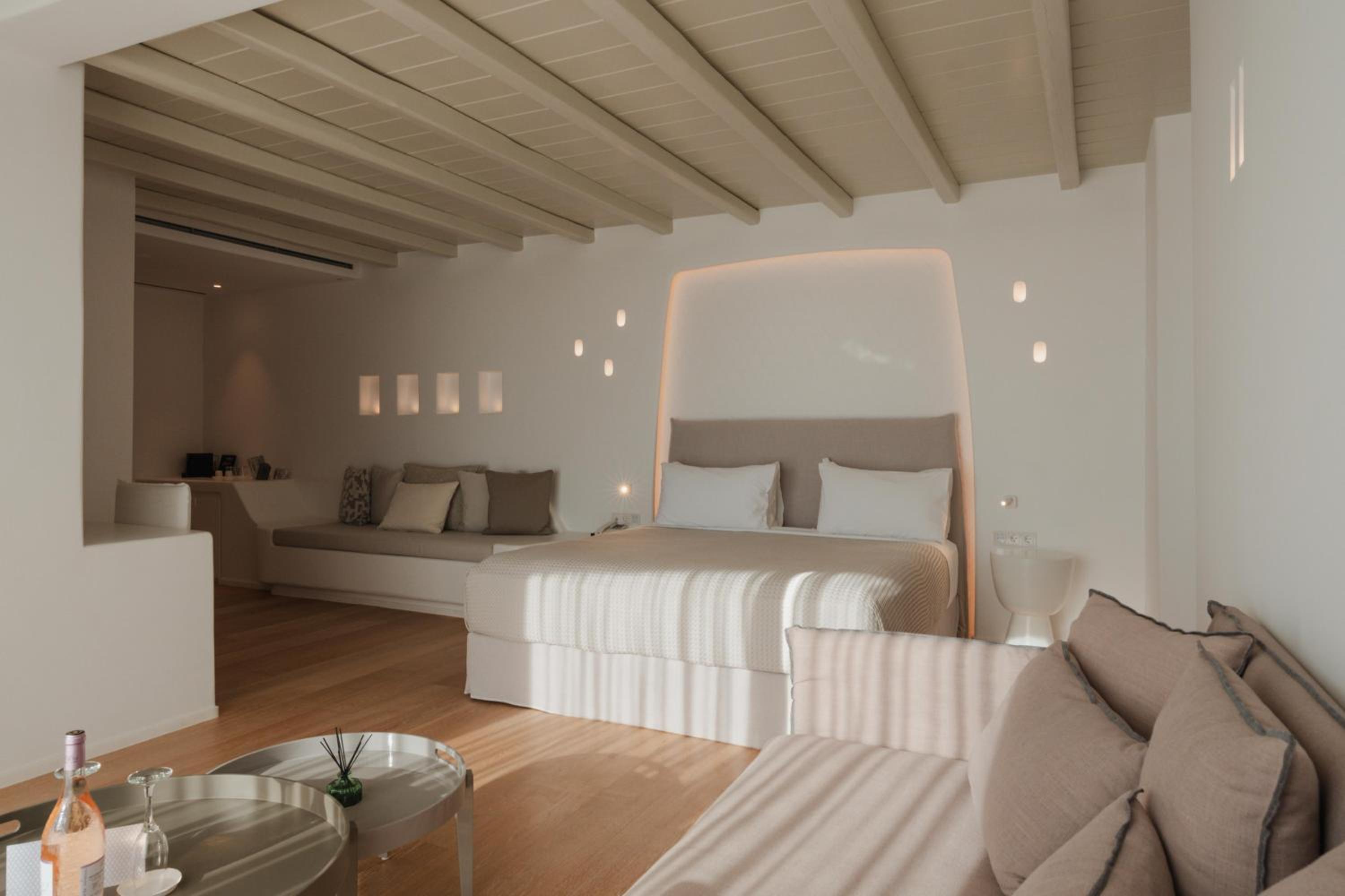 Exclusive Suite with Hot Tub