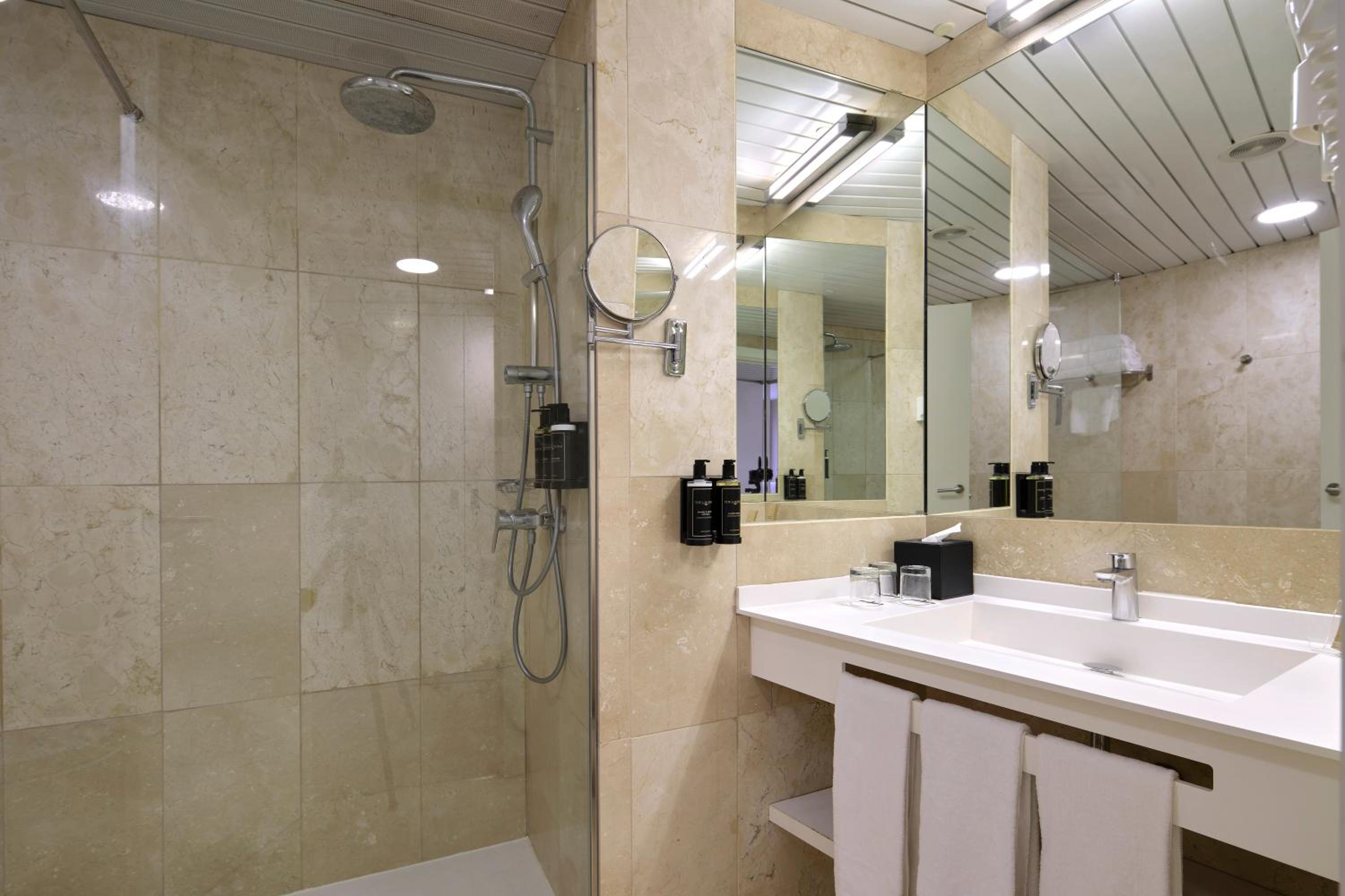 Triple Double Room - Photo 5