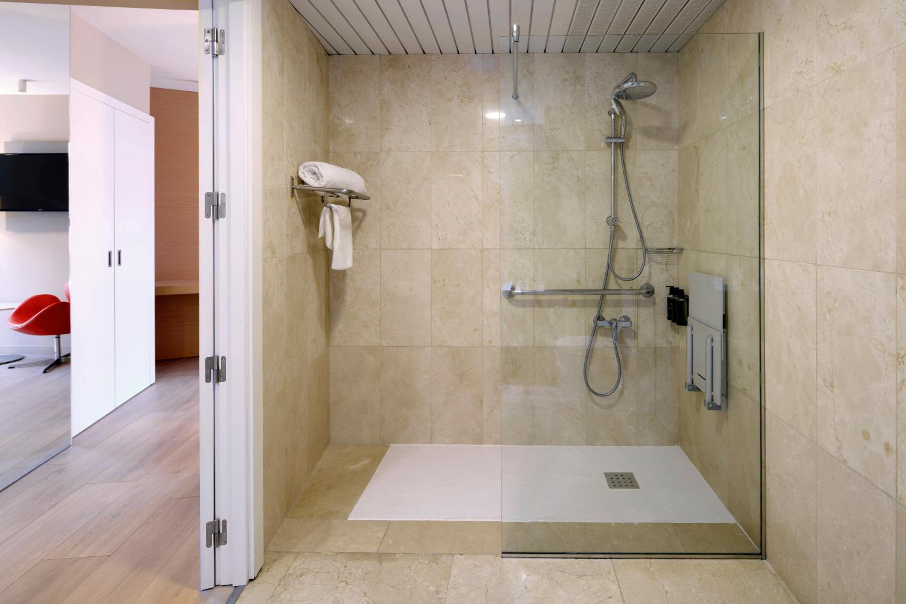 Single Room - Photo 8
