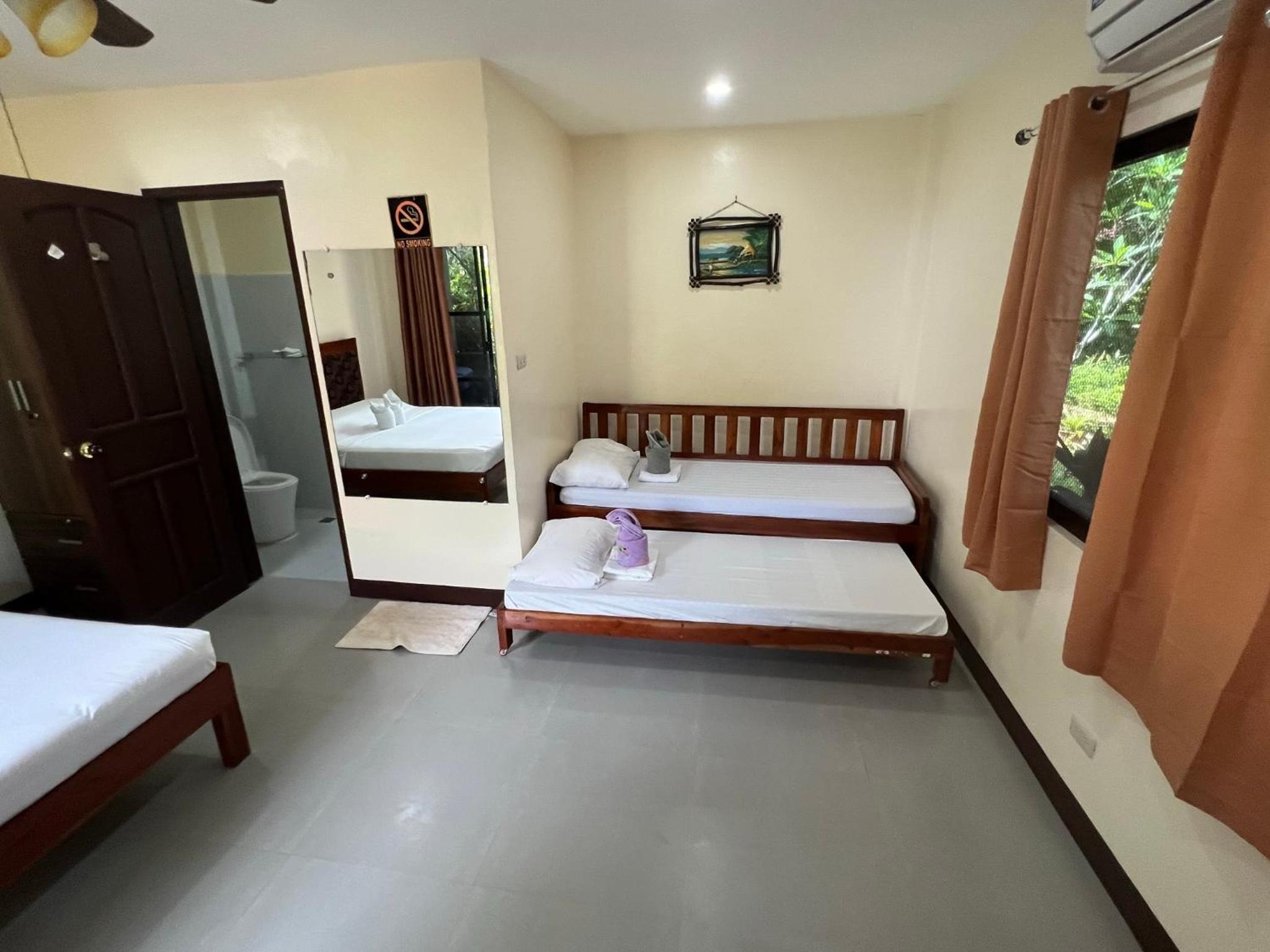 Deluxe Quadruple Room photo 1