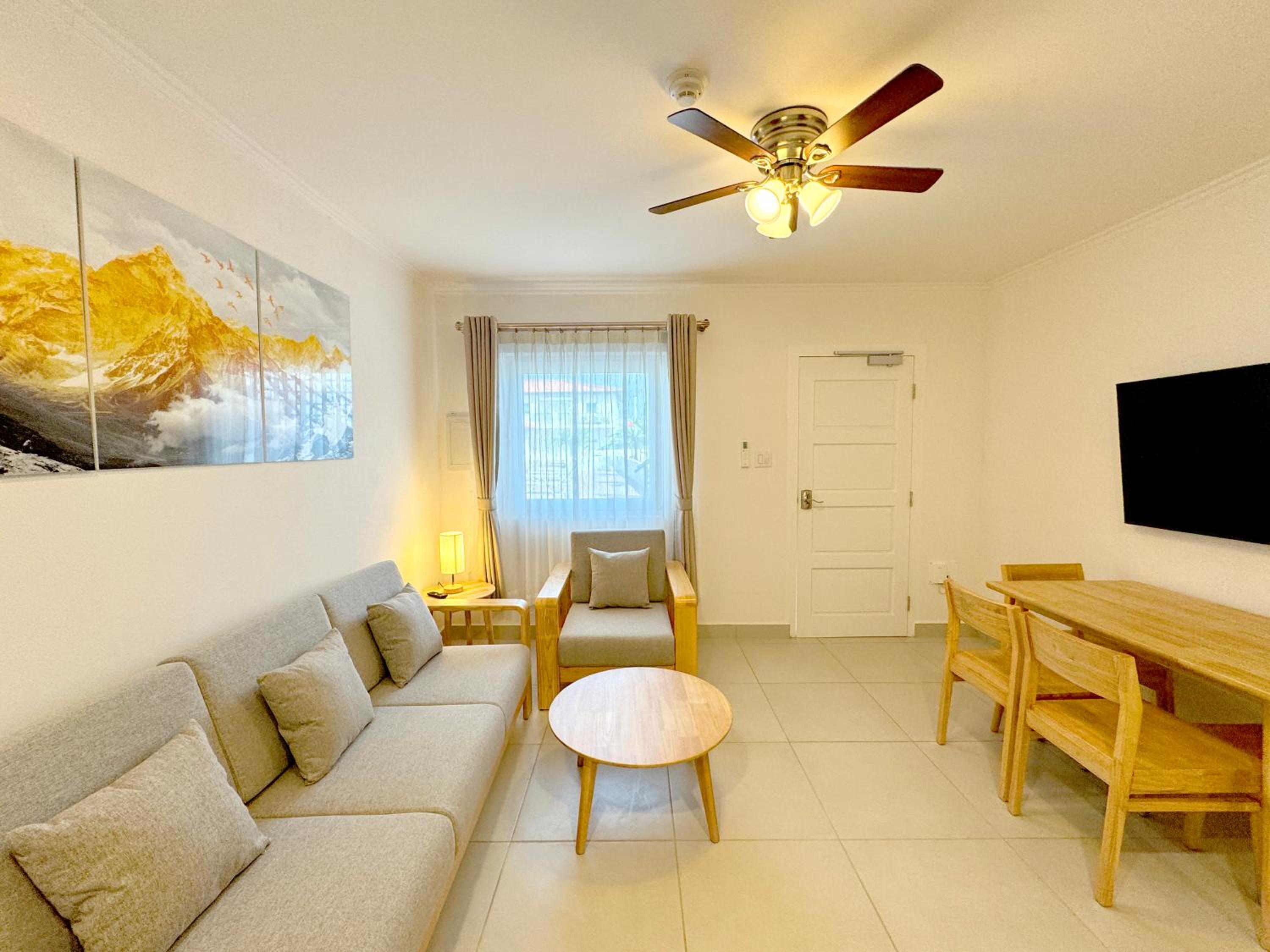 One-Bedroom Apartment photo 2