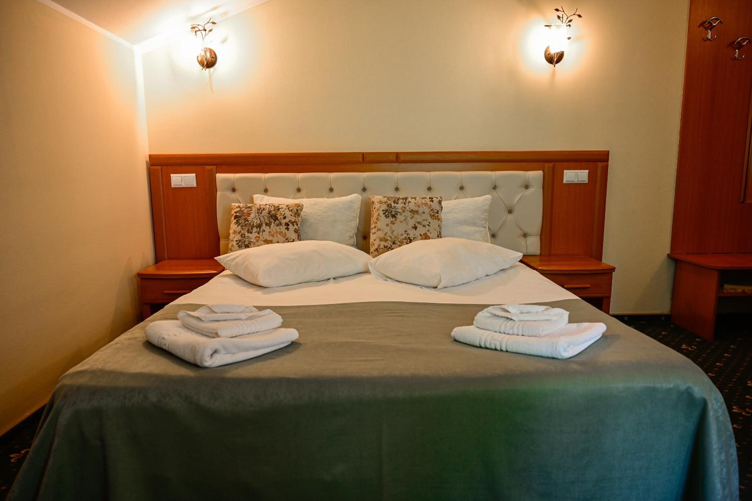 Standard Double or Twin Room photo 1