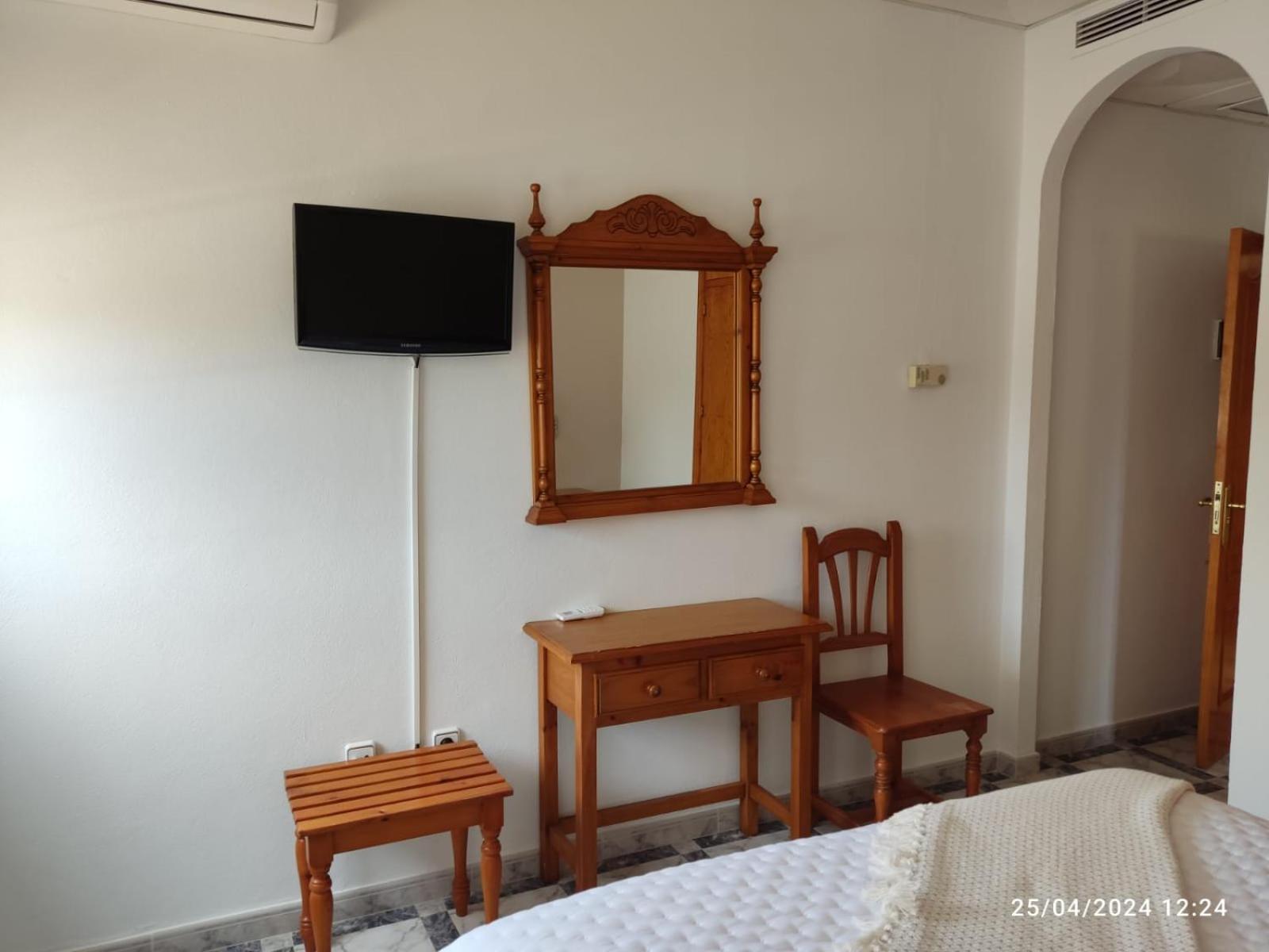 Double Room with Balcony photo 2