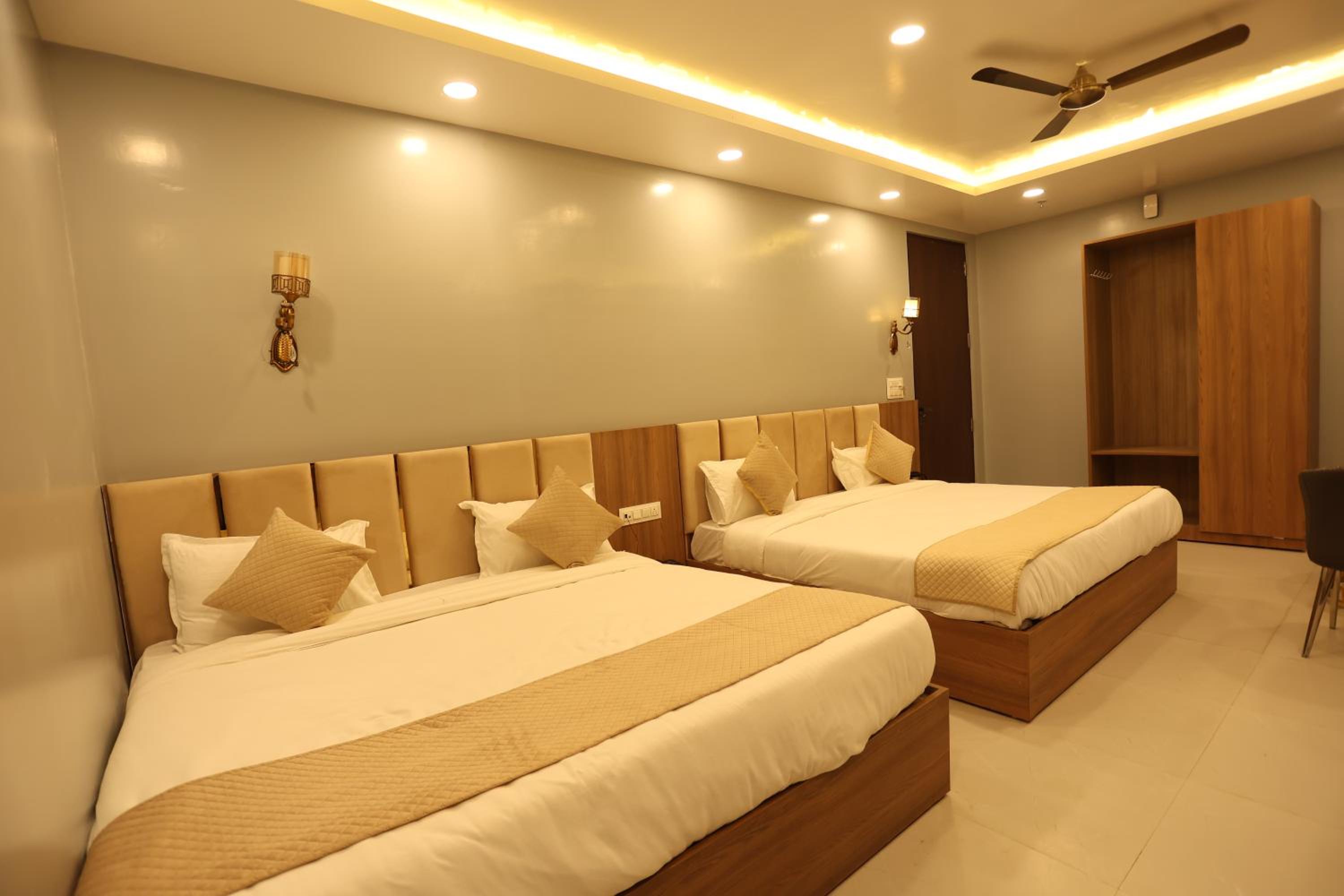 Family Room - Photo 3