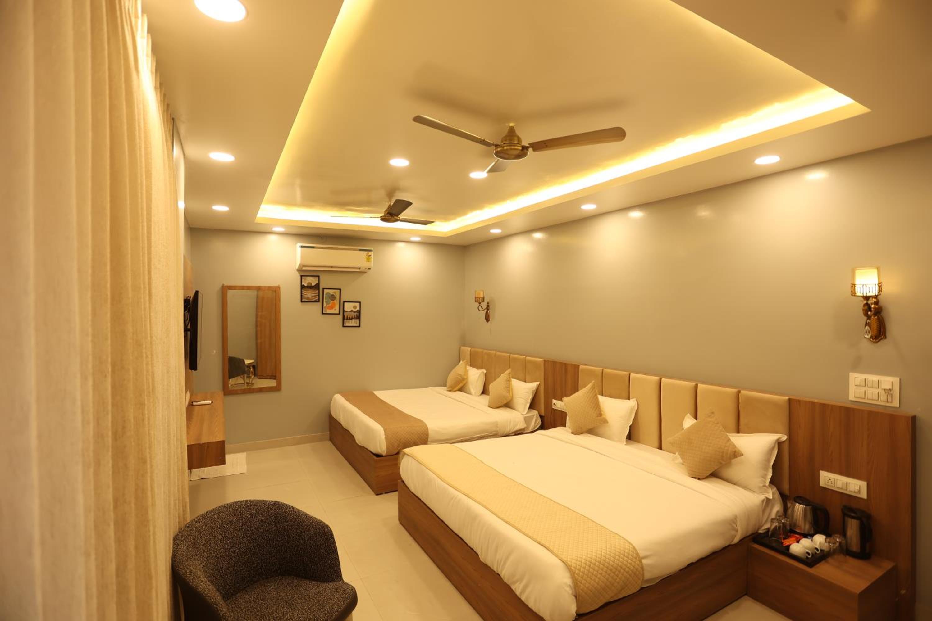 Family Room - Photo 4
