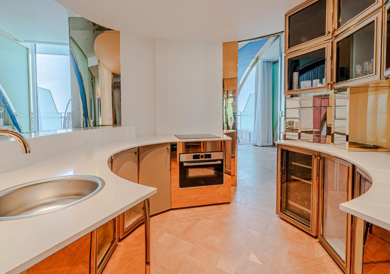 Suite - Designer - Photo 3