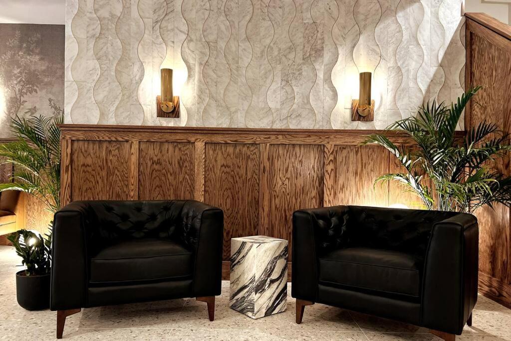 Queen Room photo 2