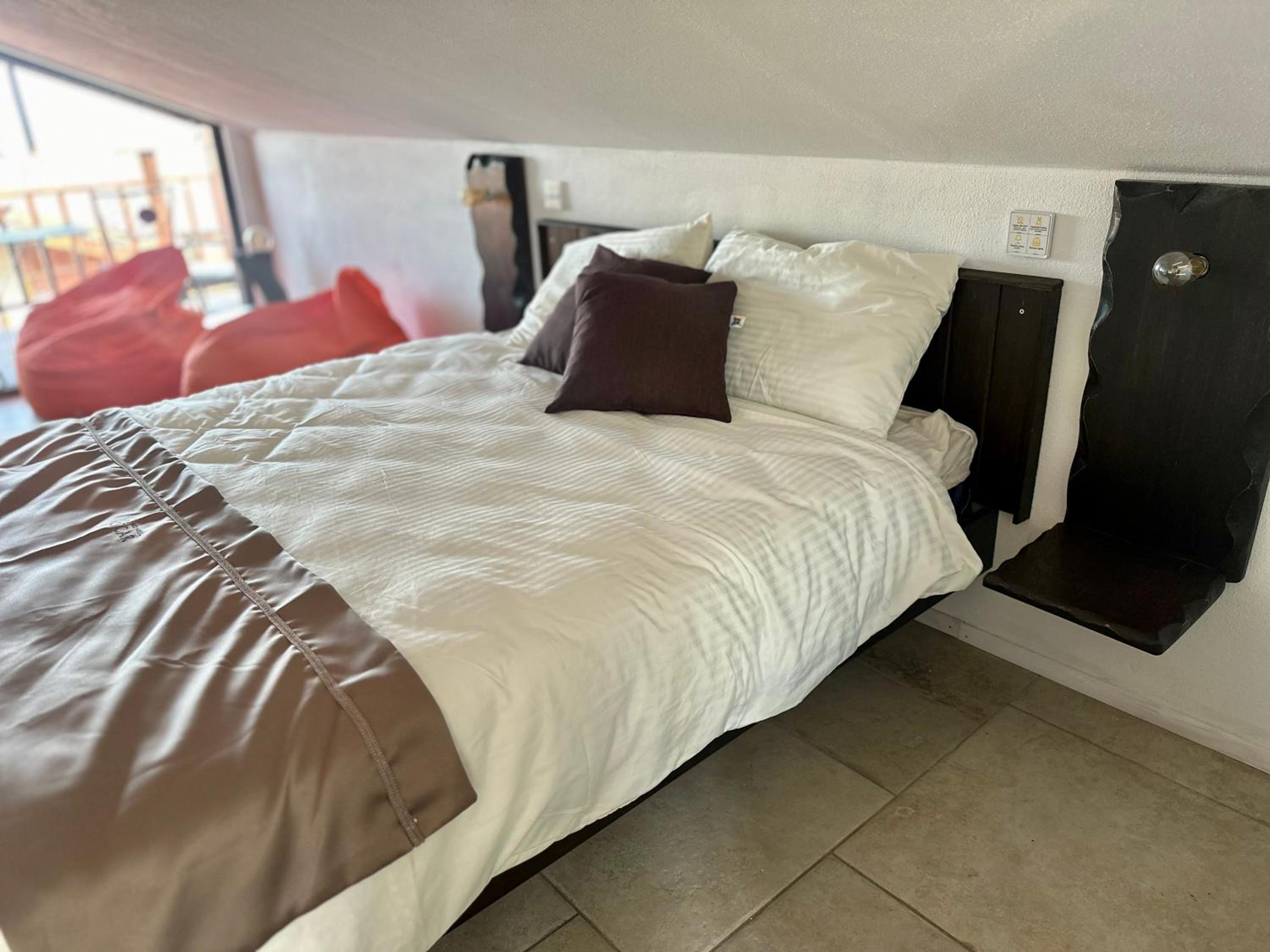 King Studio with Sofa Bed