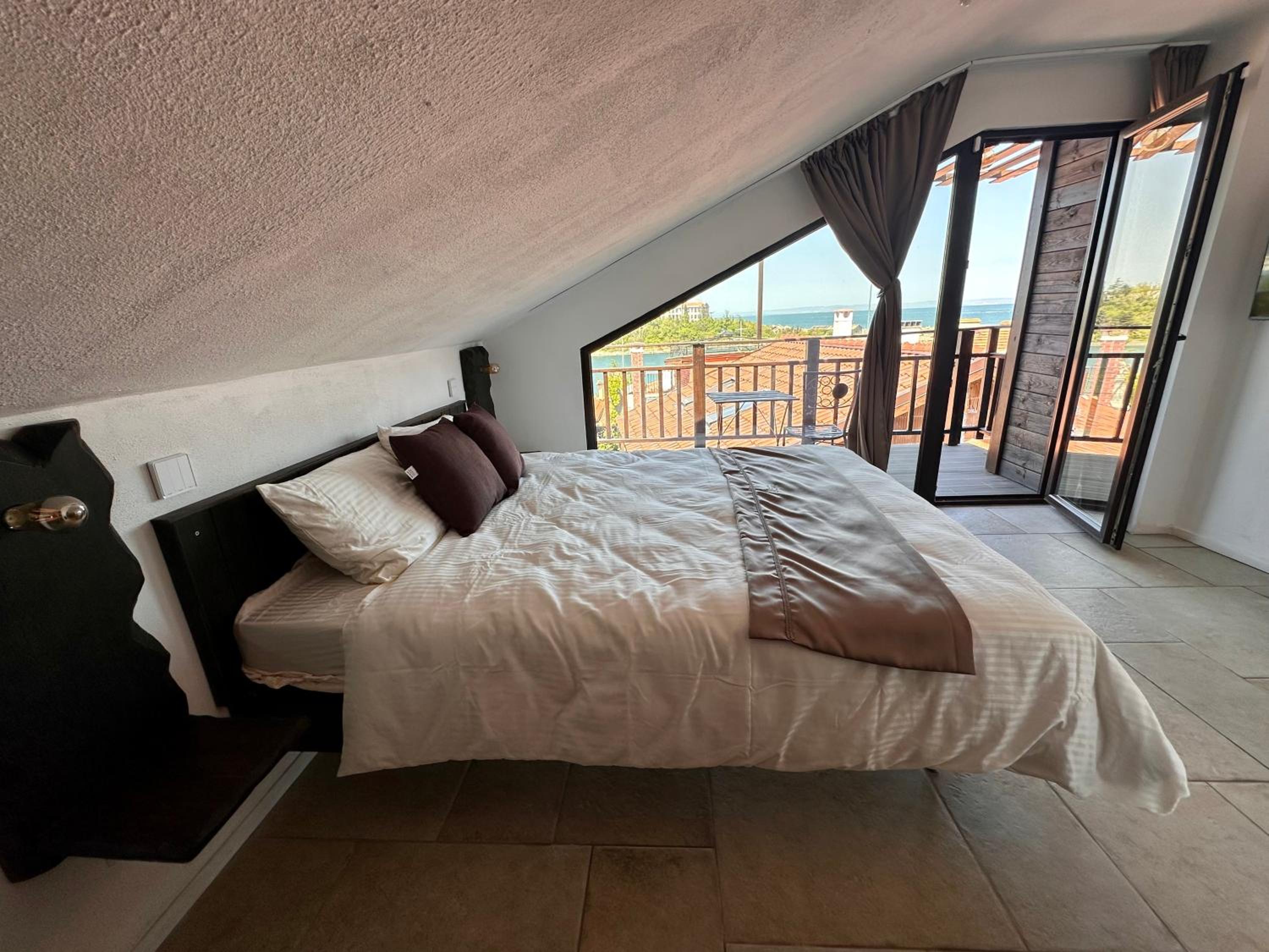 Studio with Sea View