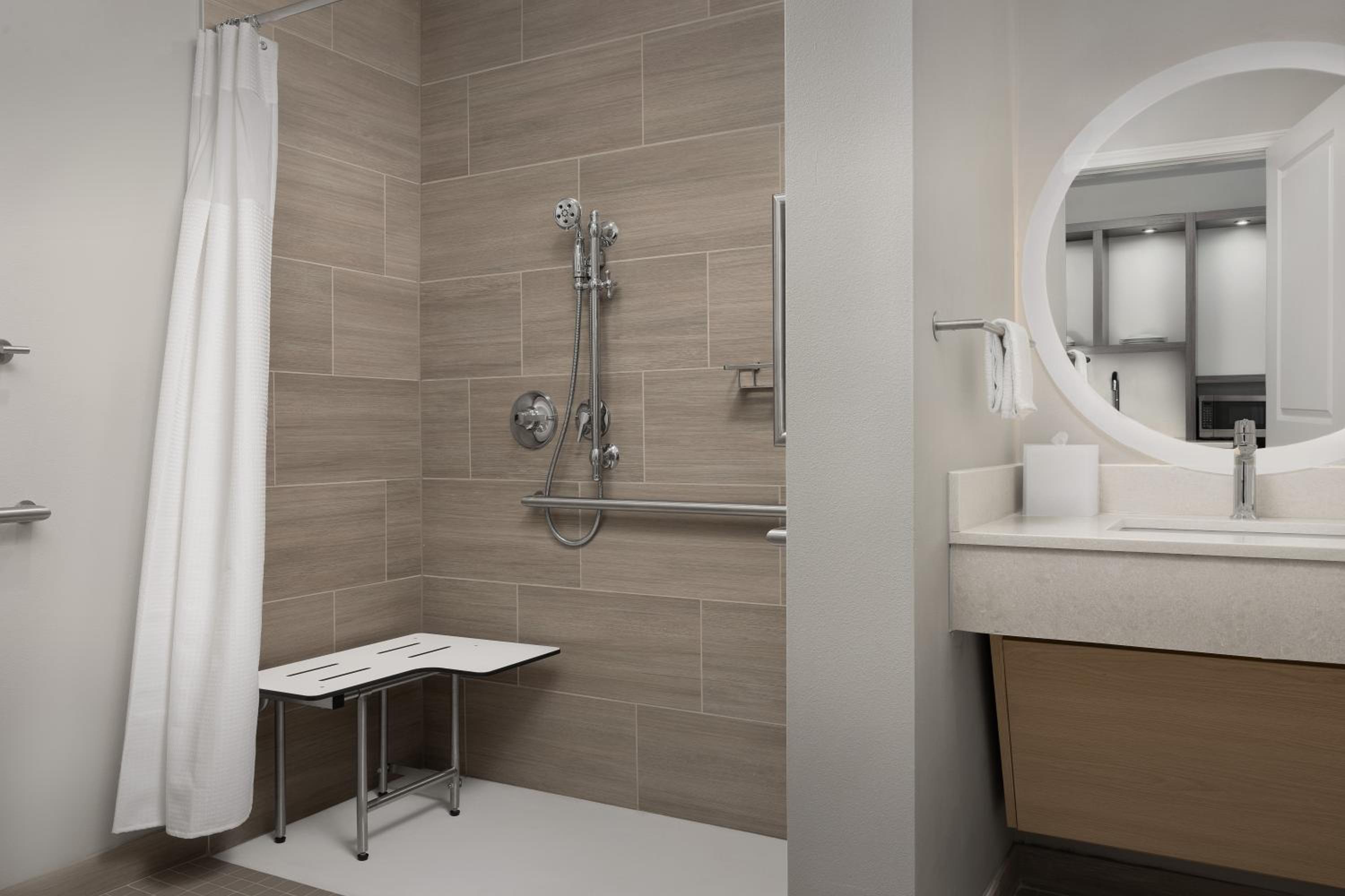King Studio - Hearing Accessible - Photo 2