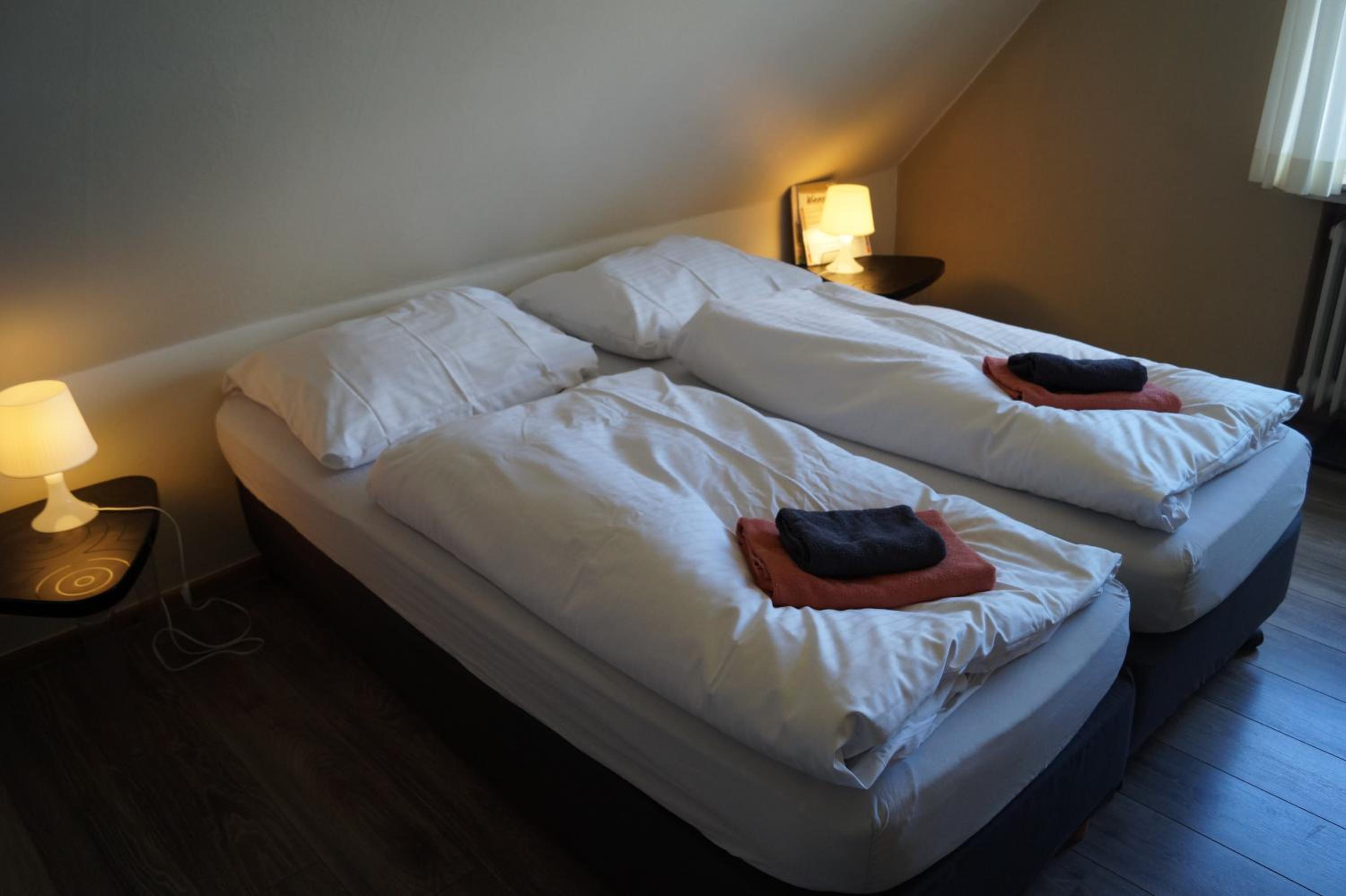 Triple Room with Private Bathroom - Photo 9