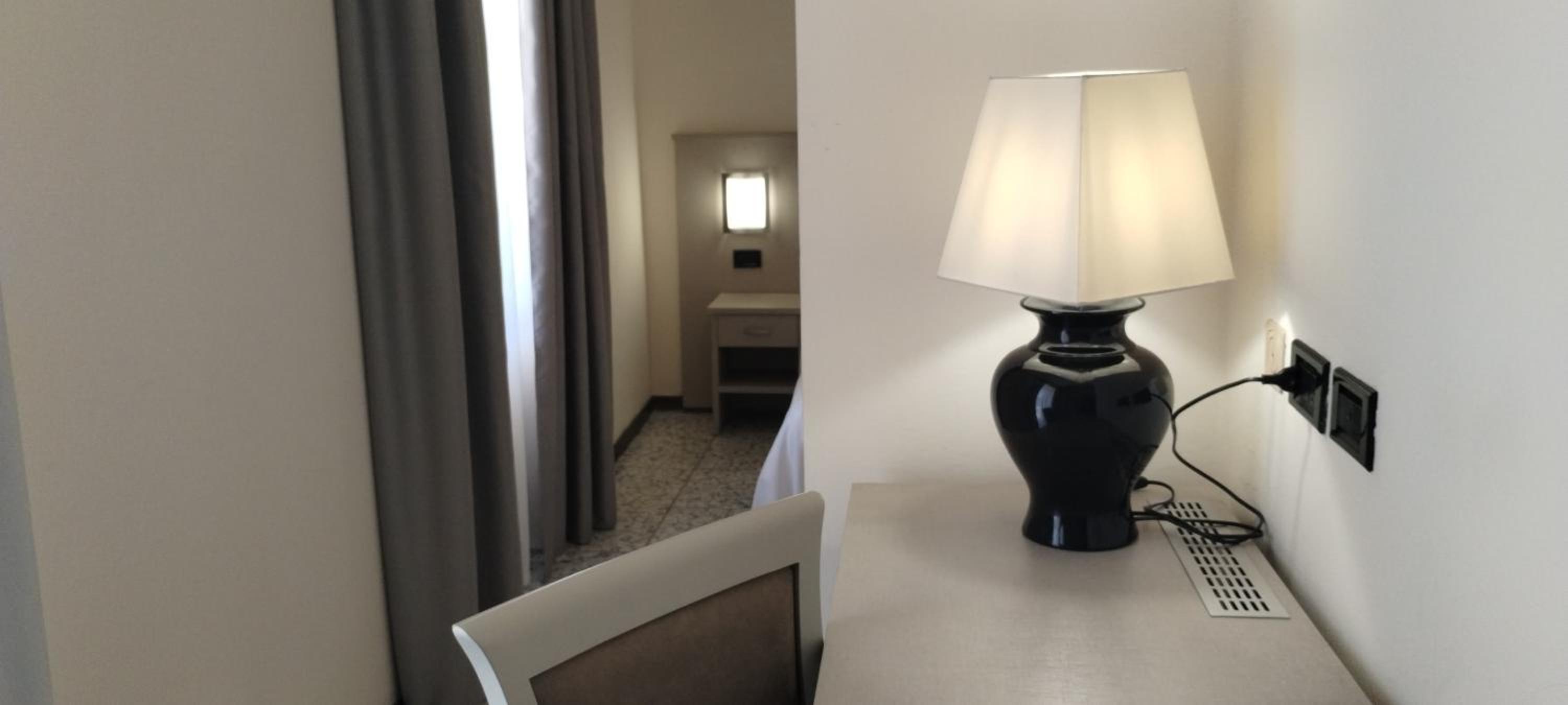 Double or Twin Room with Terrace photo 2