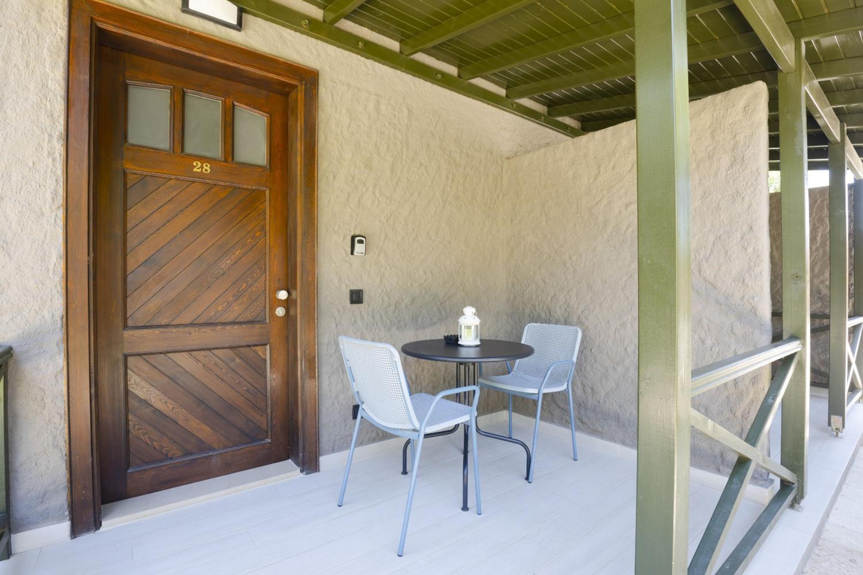 Superior Bungalow - Photo 4