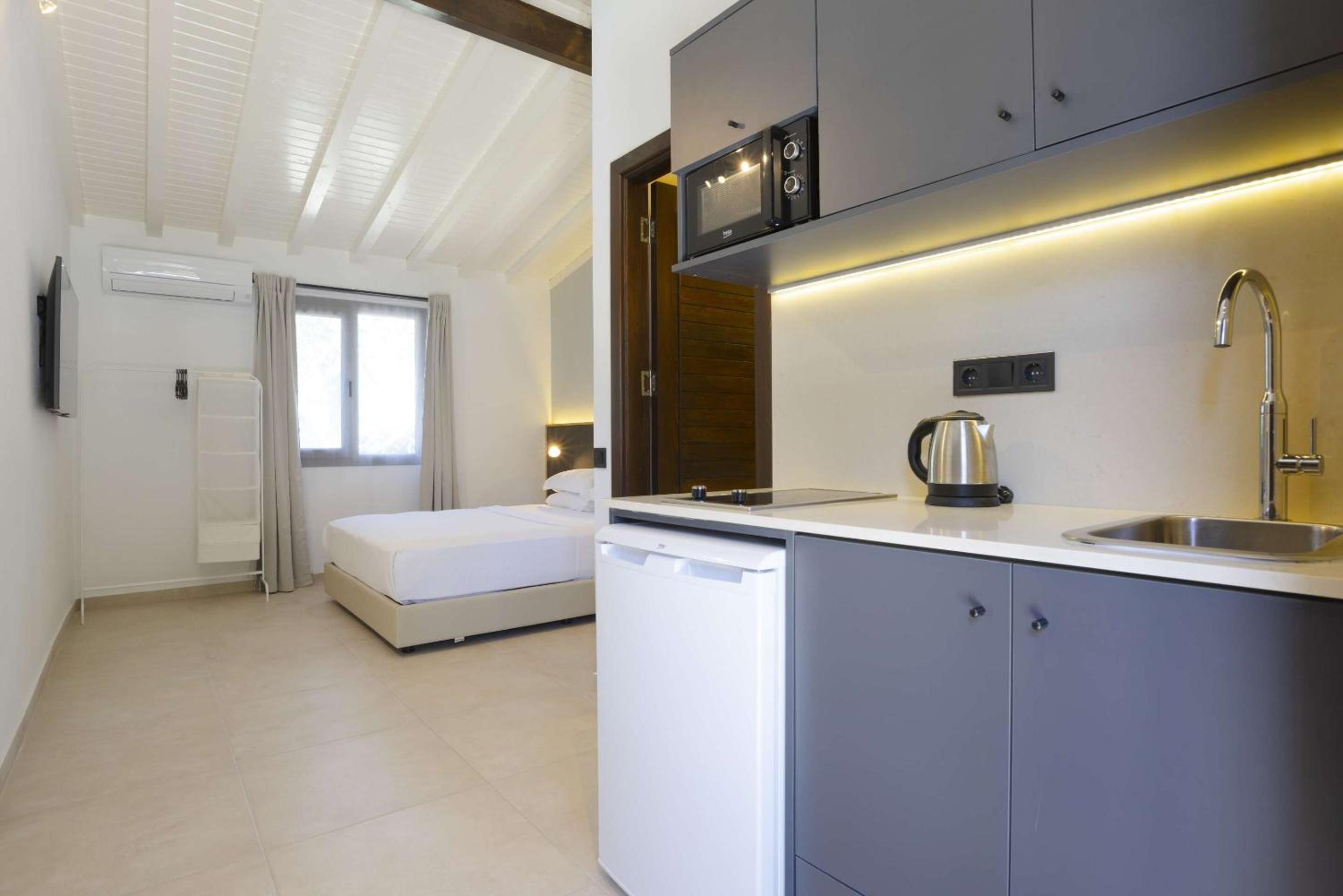 Superior Bungalow - Photo 22