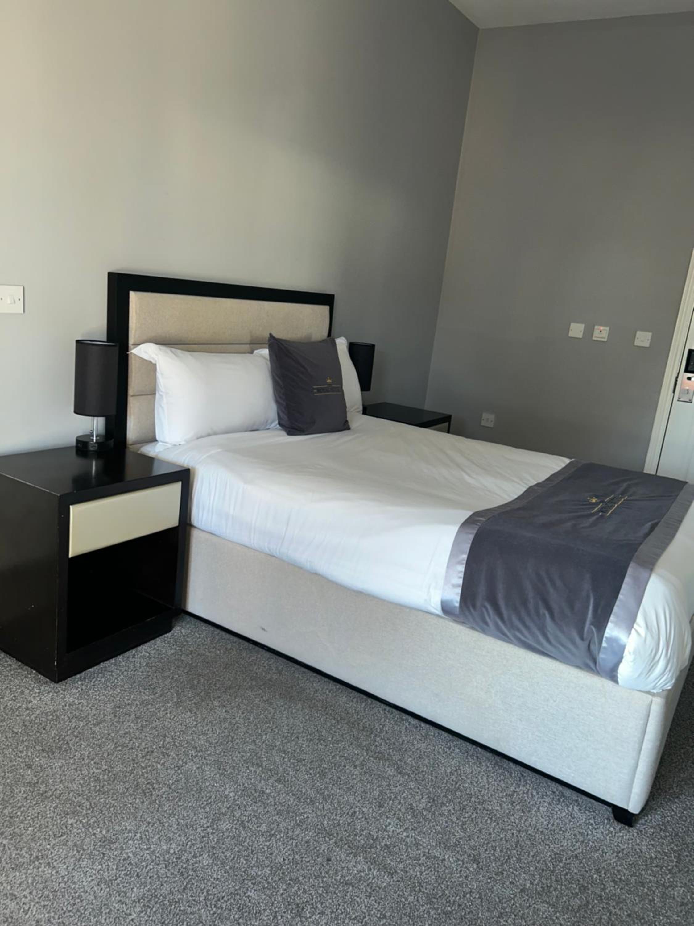 The Princess Quarters - Deluxe Double Room with Shower photo 3