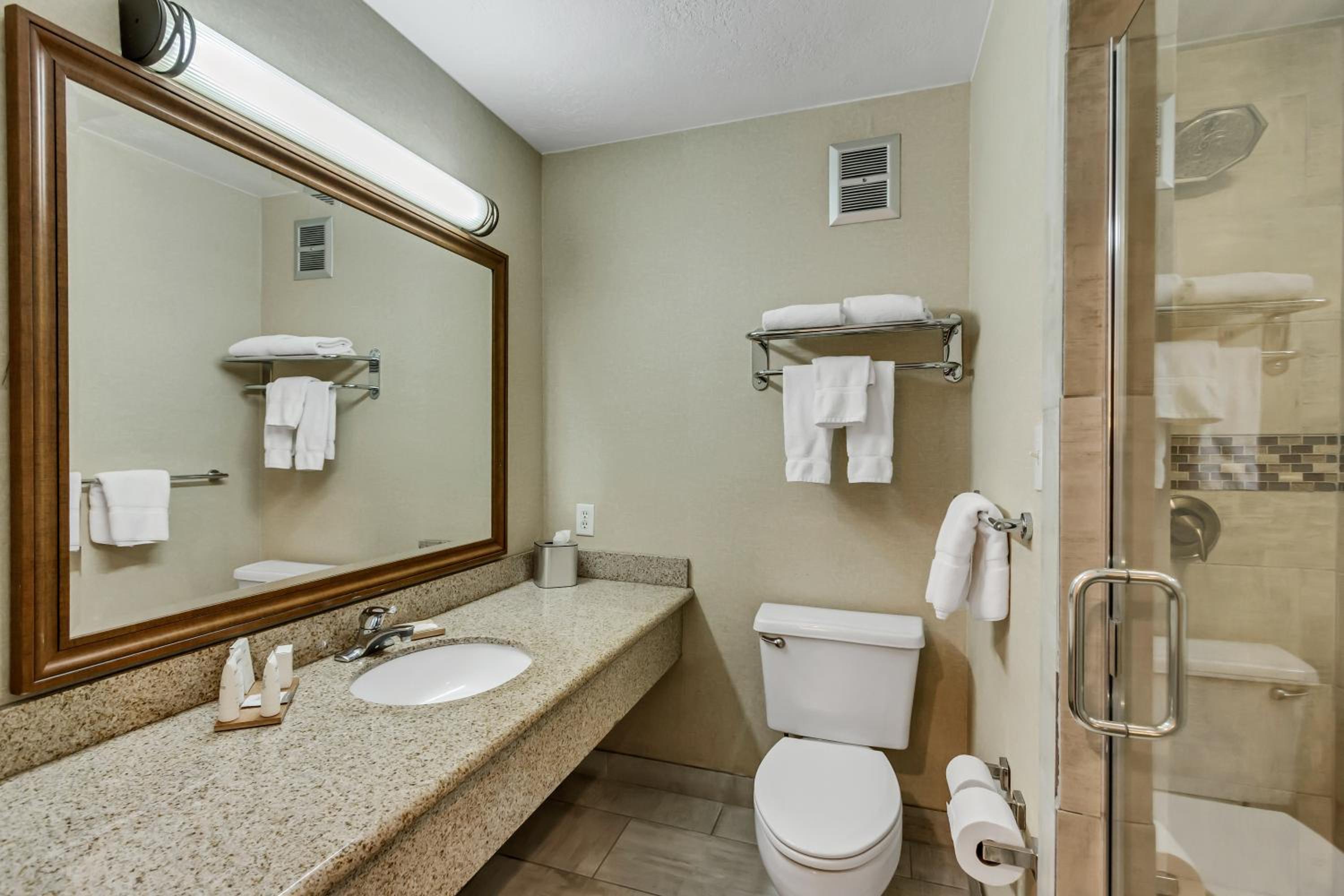 Executive Premium King Room - Non-Smoking - Photo 2