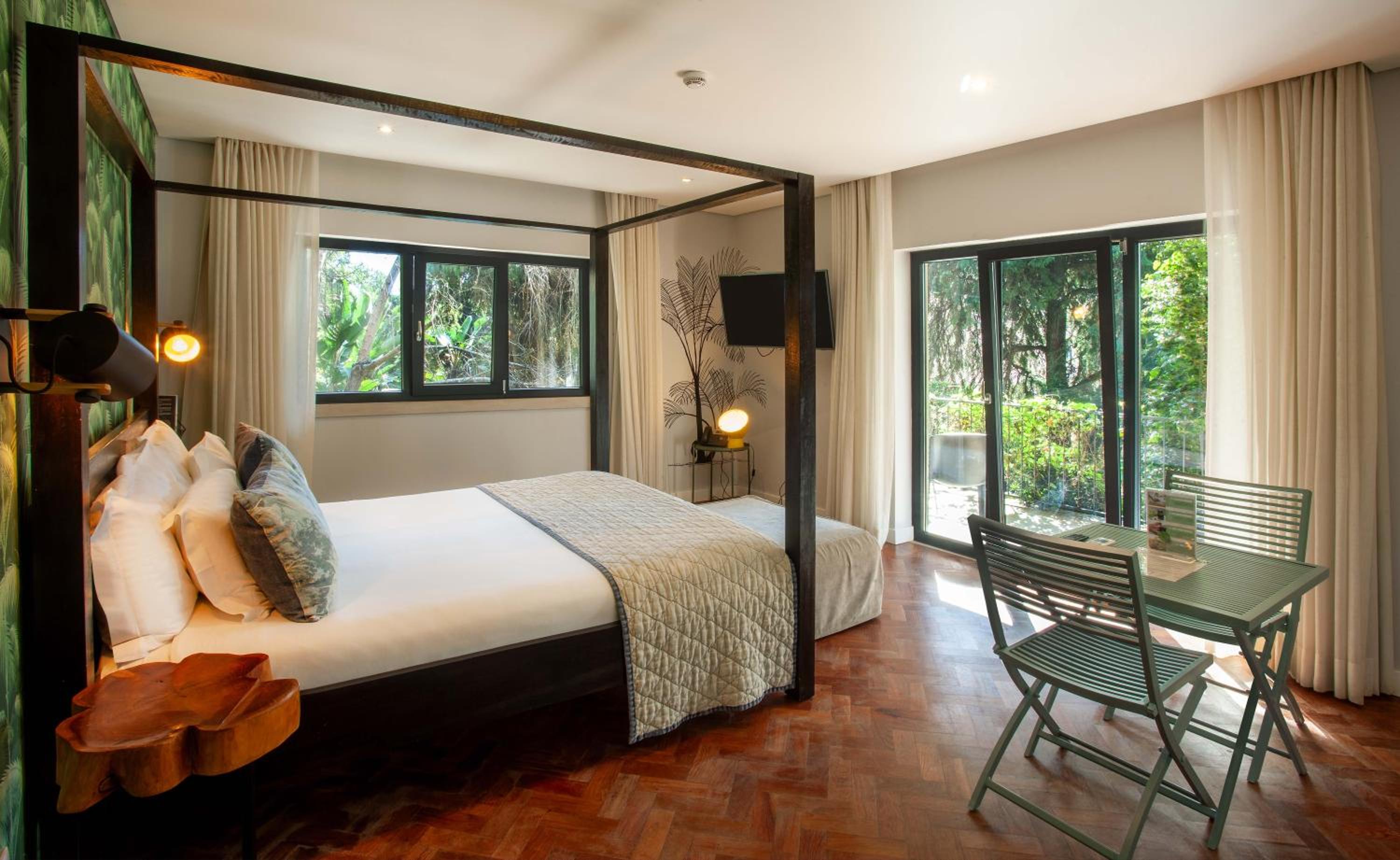 Junior Suite with Balcony and Kitchenette - Photo 6