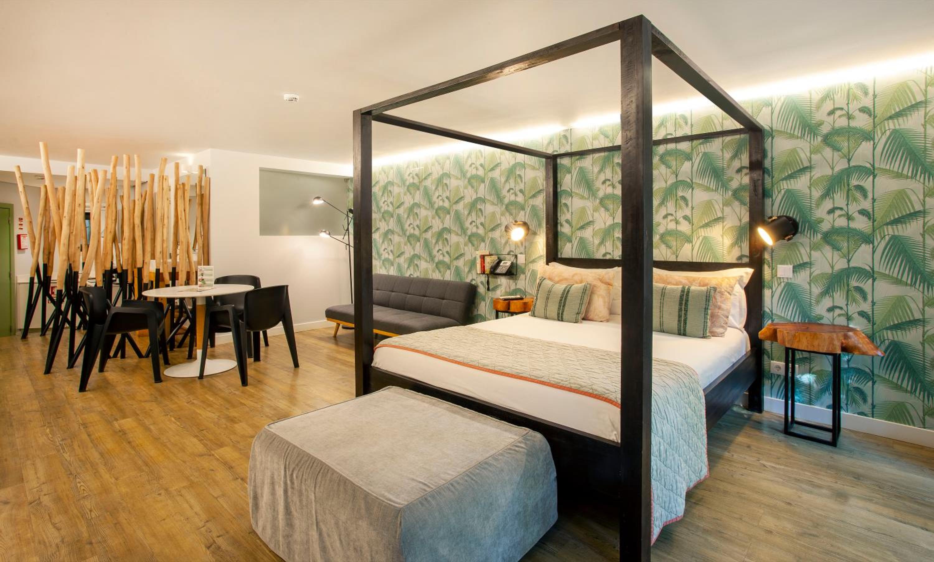 Junior Suite with Balcony and Kitchenette - Photo 24