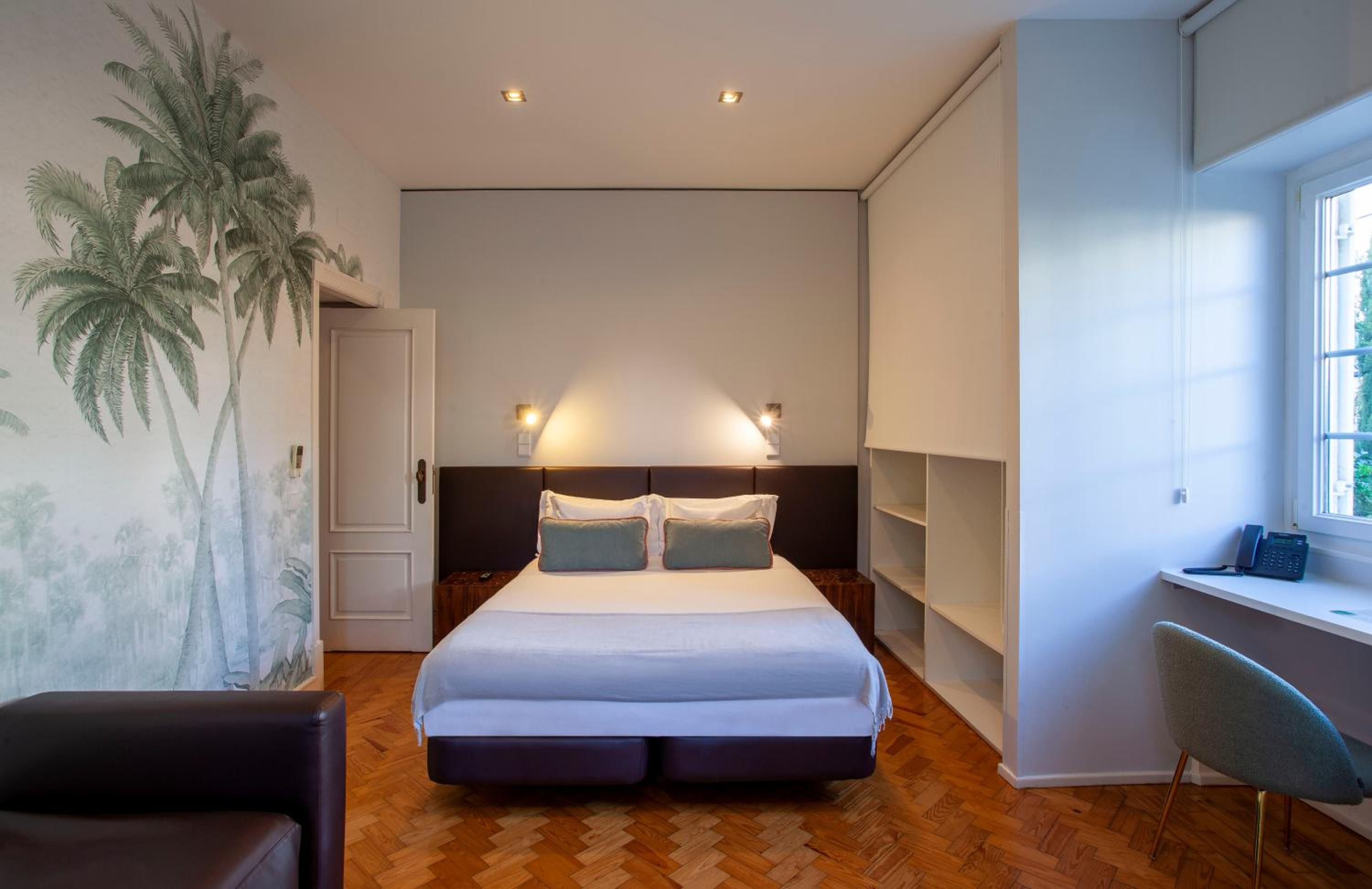 Junior Suite with Balcony and Kitchenette - Photo 18