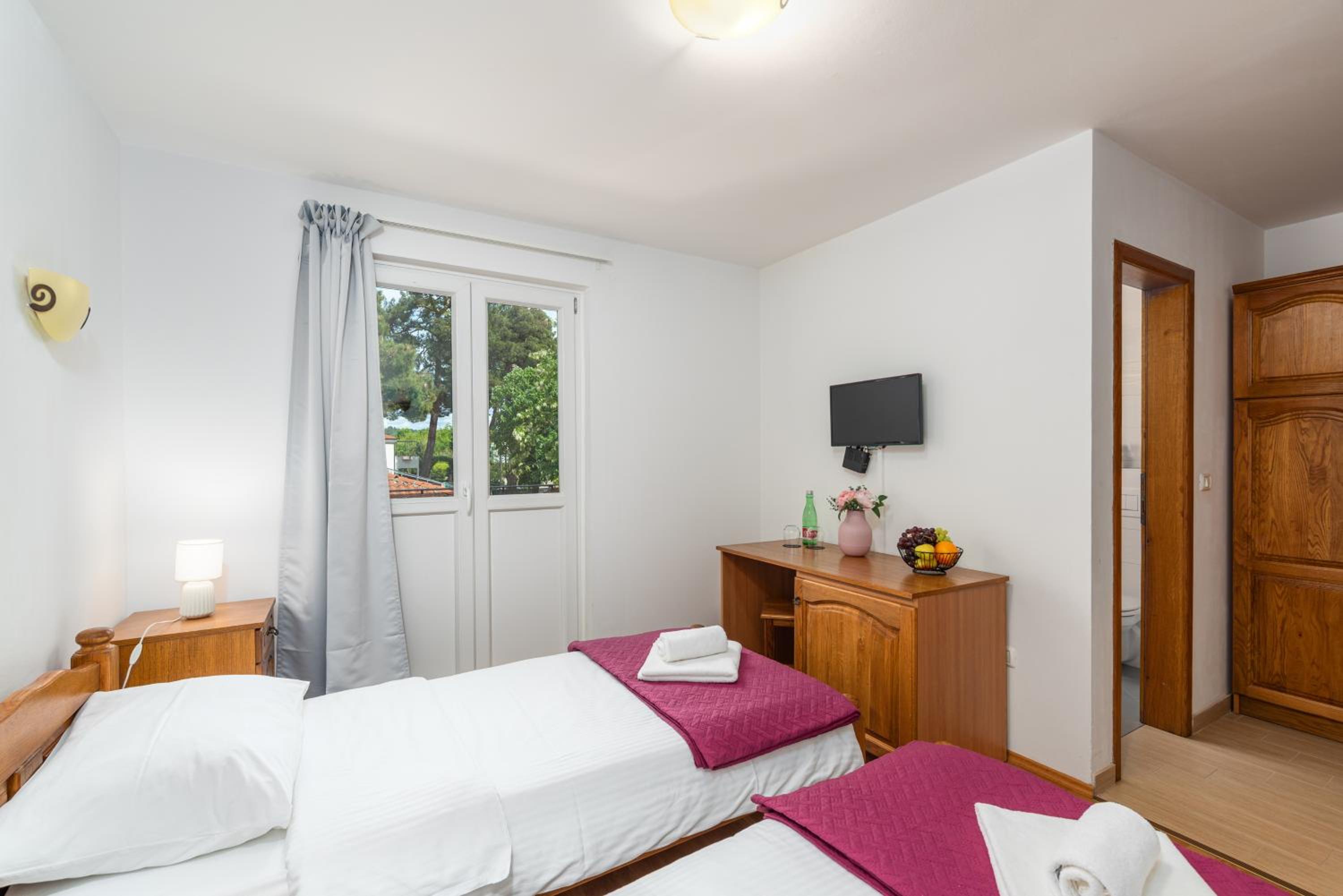Twin Room with Balcony photo 2