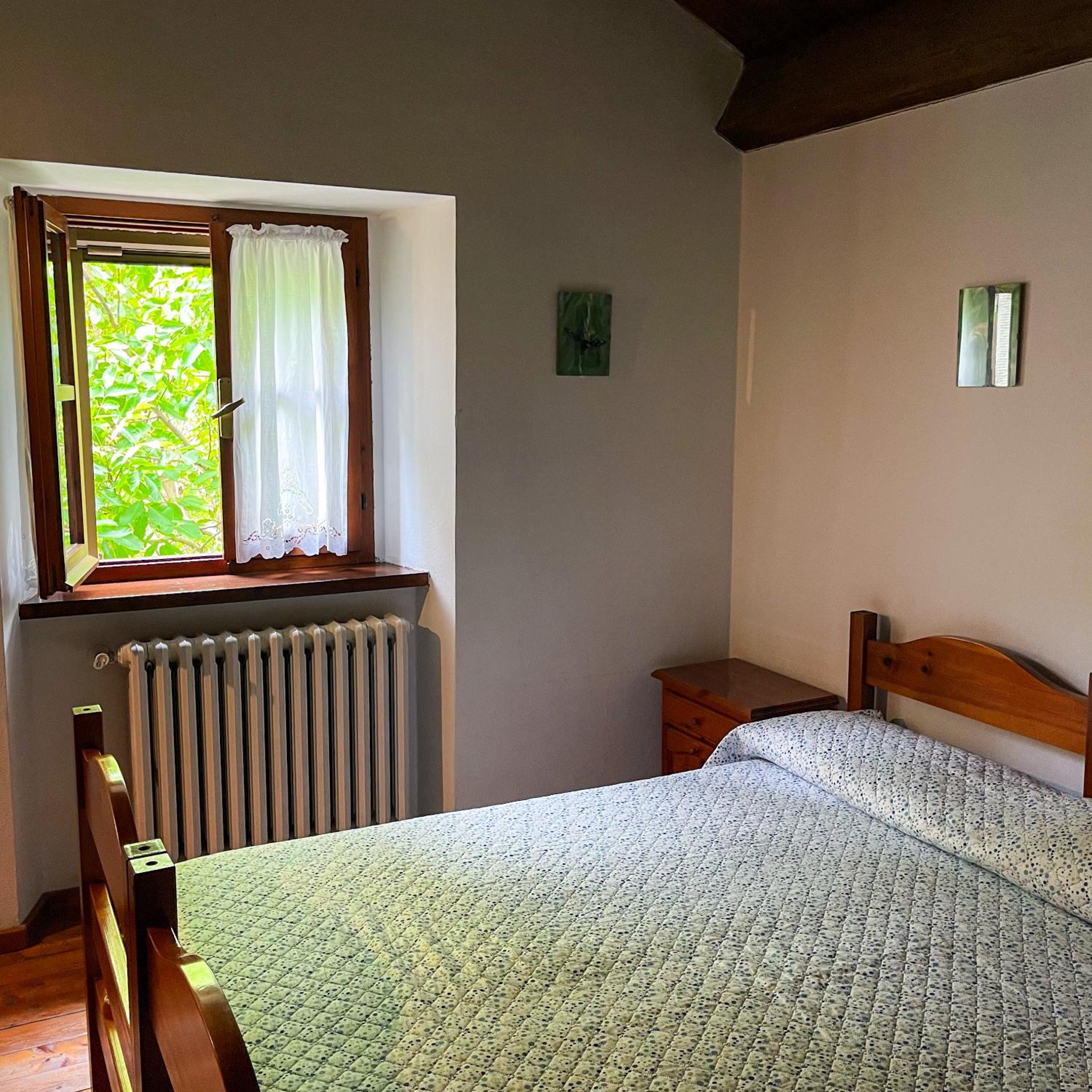 Double or Twin Room with Shared Bathroom photo 1