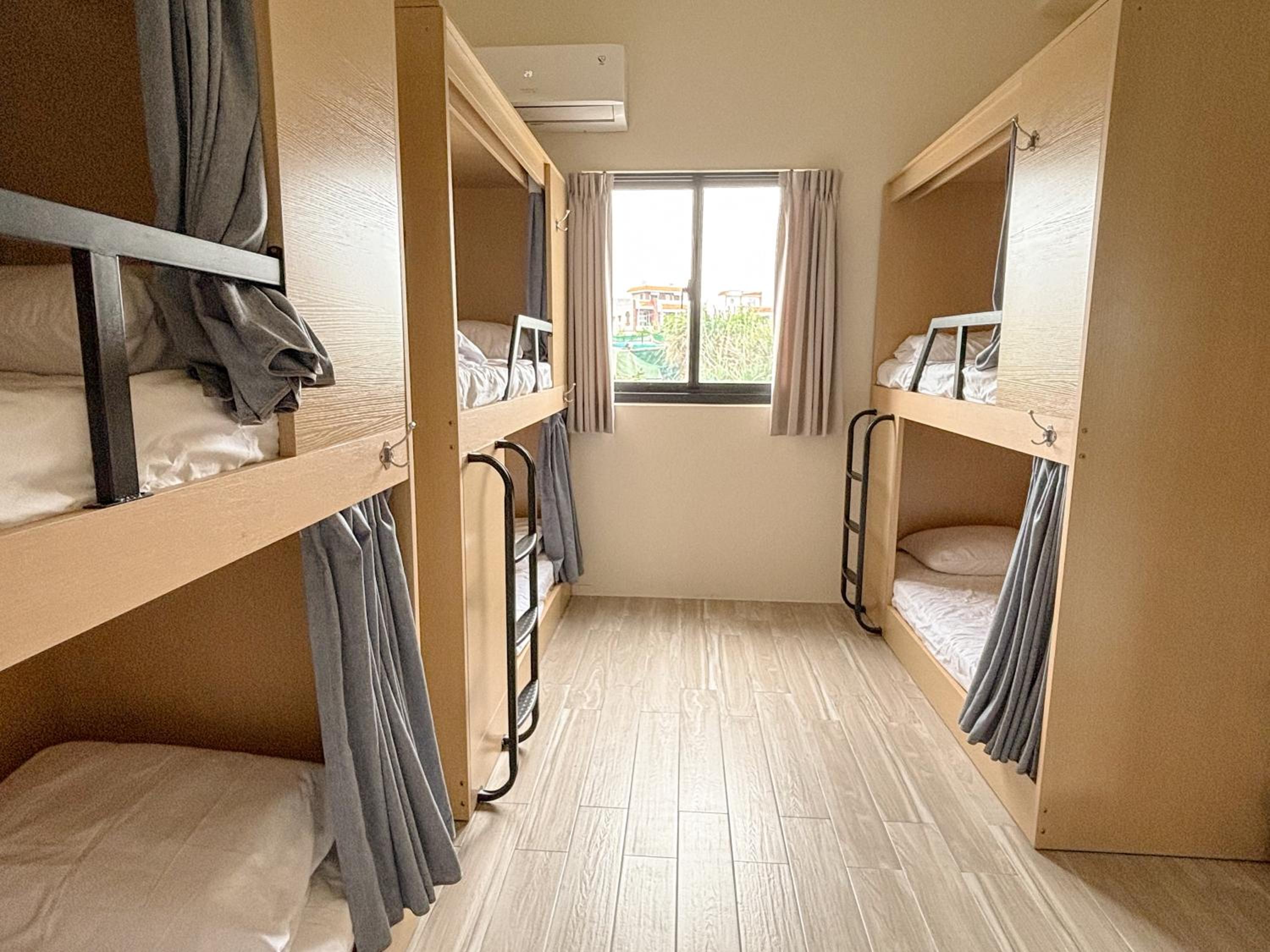 Bed in 6-Bed Mixed Dormitory Room photo 1