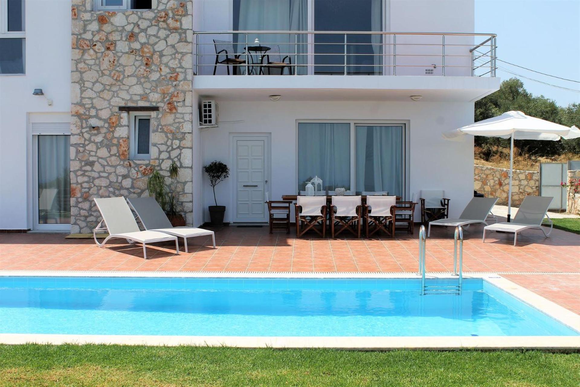Three-Bedroom Villa photo 2