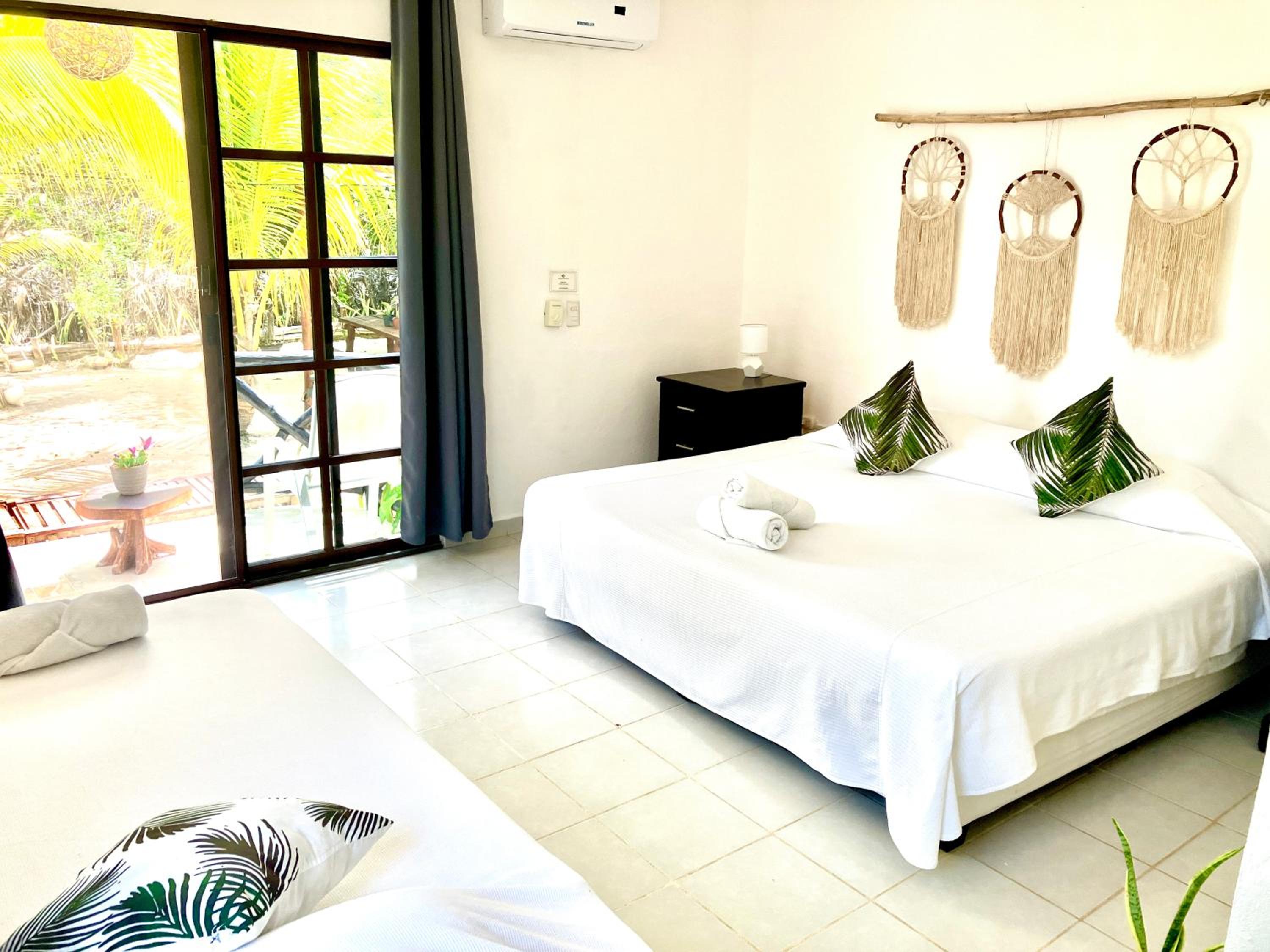 Triple Room with Terrace photo 1