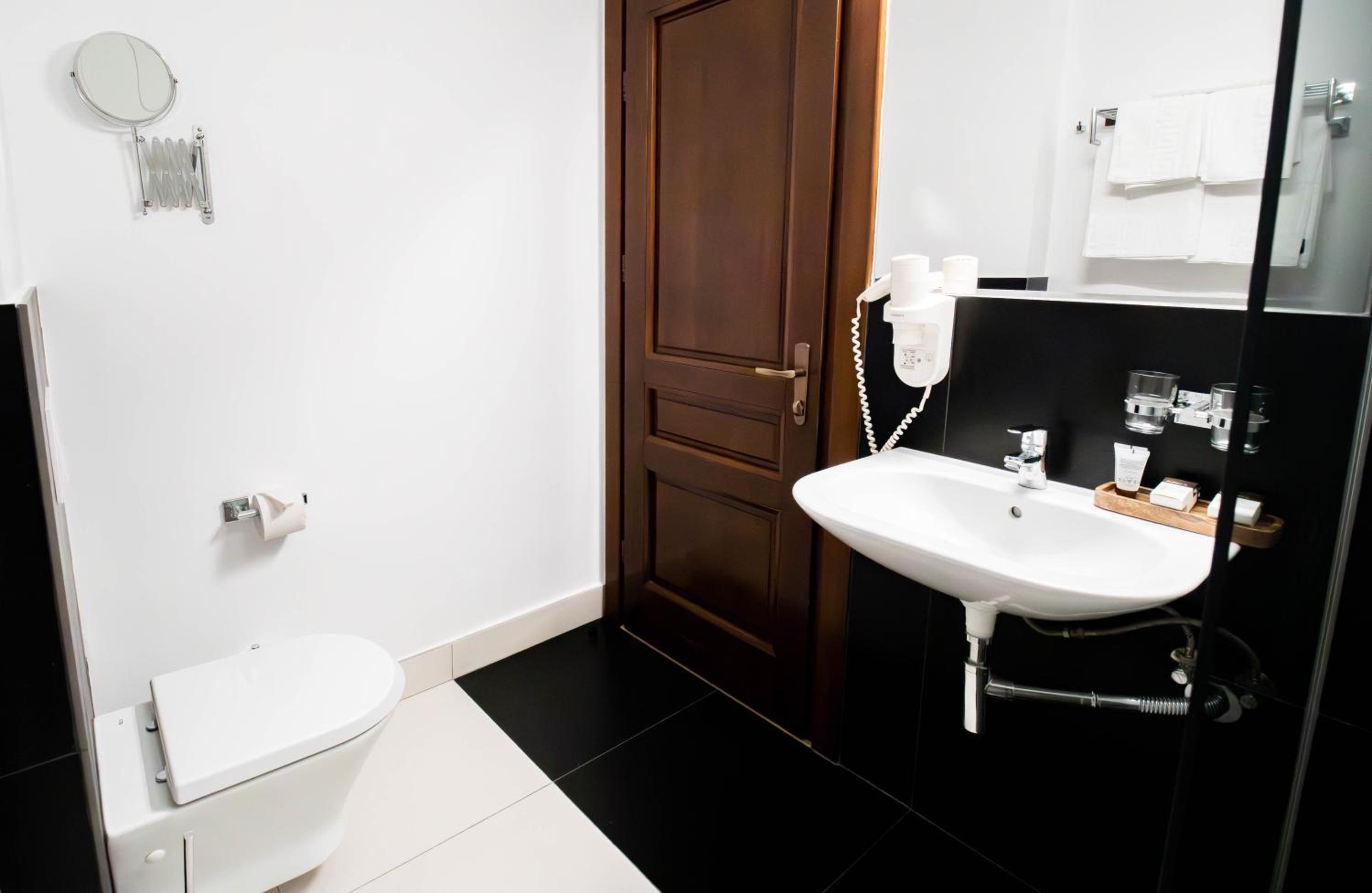 Double Room - Photo 4
