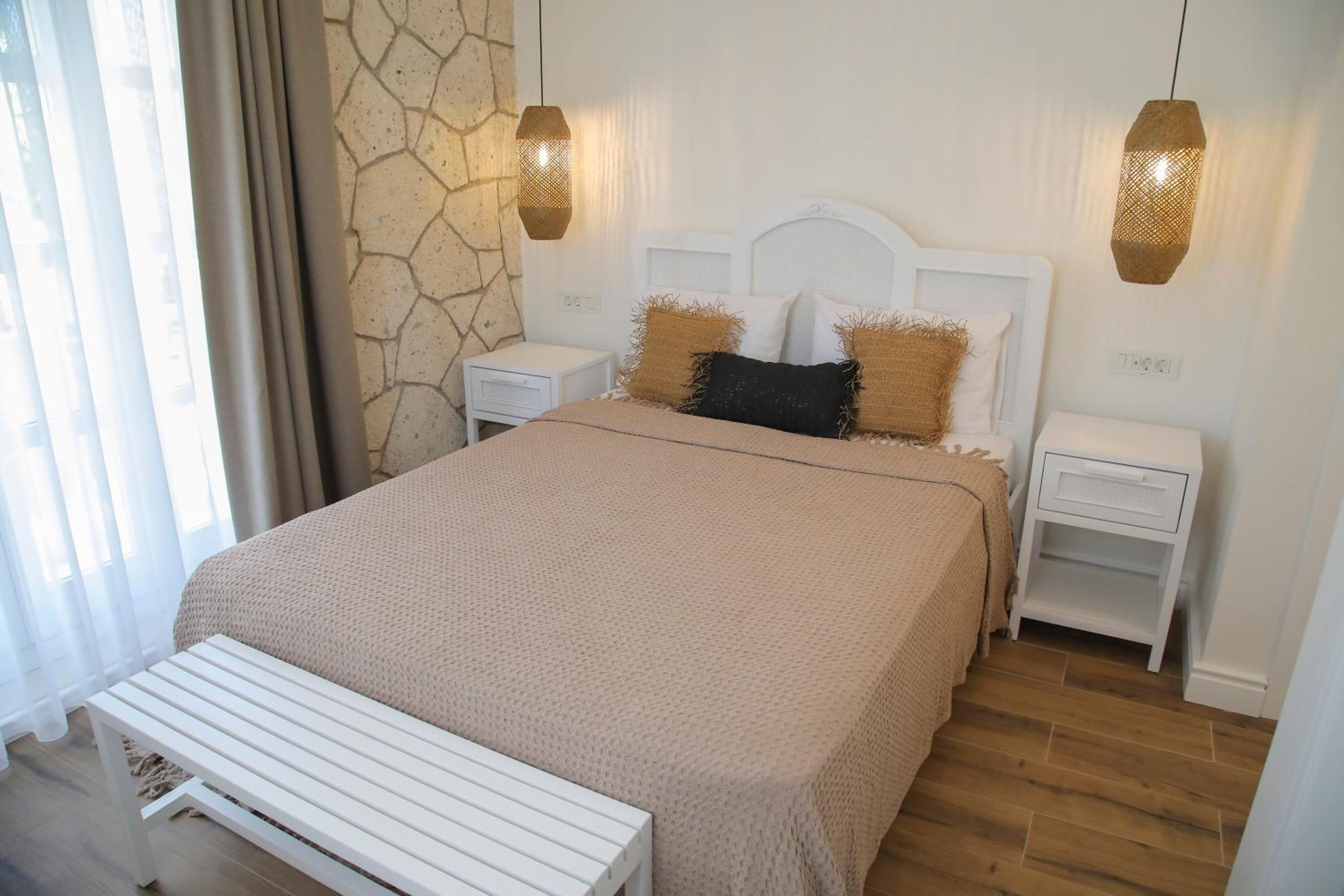 Deluxe Double Room - Photo 7