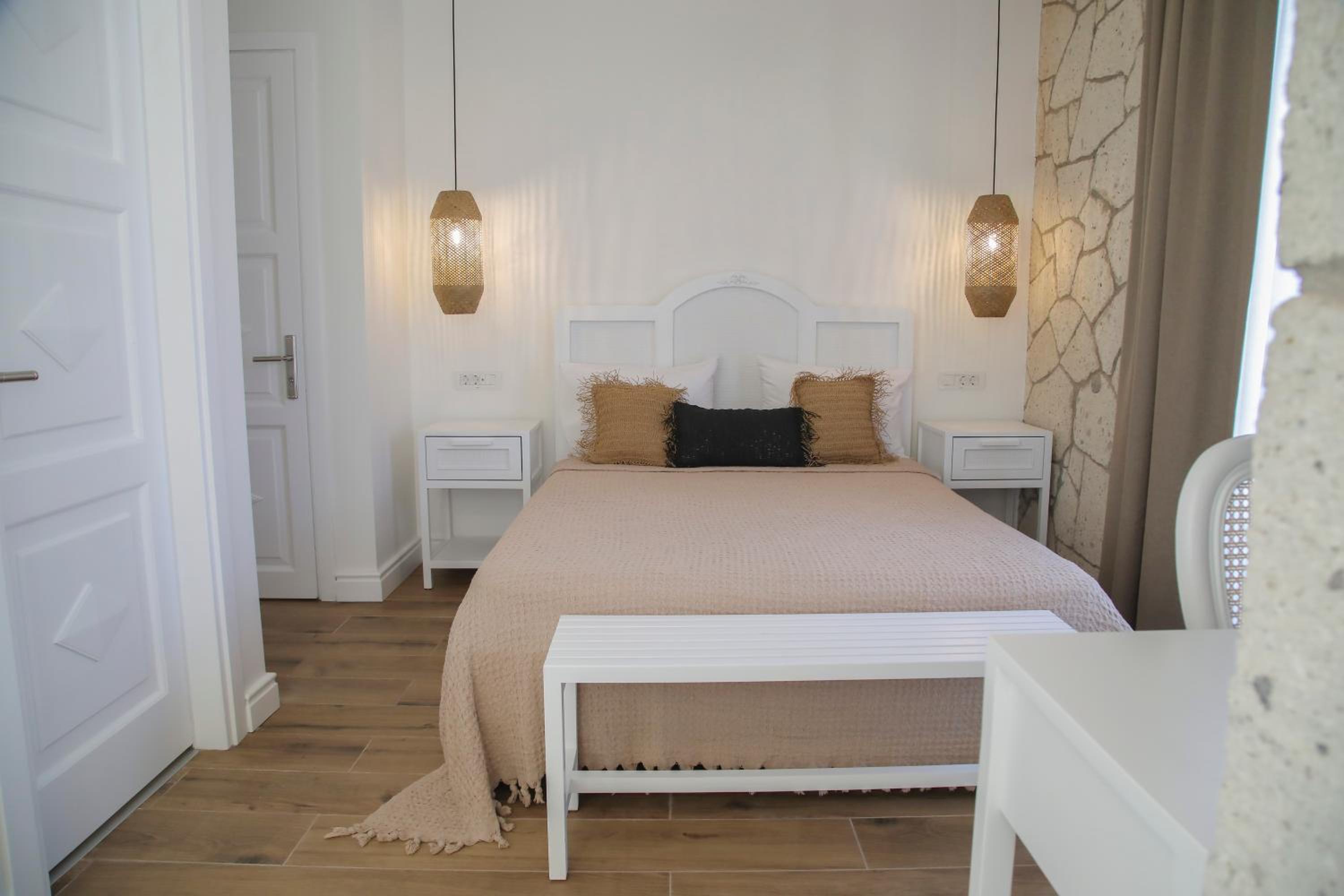 Deluxe Double Room - Photo 2