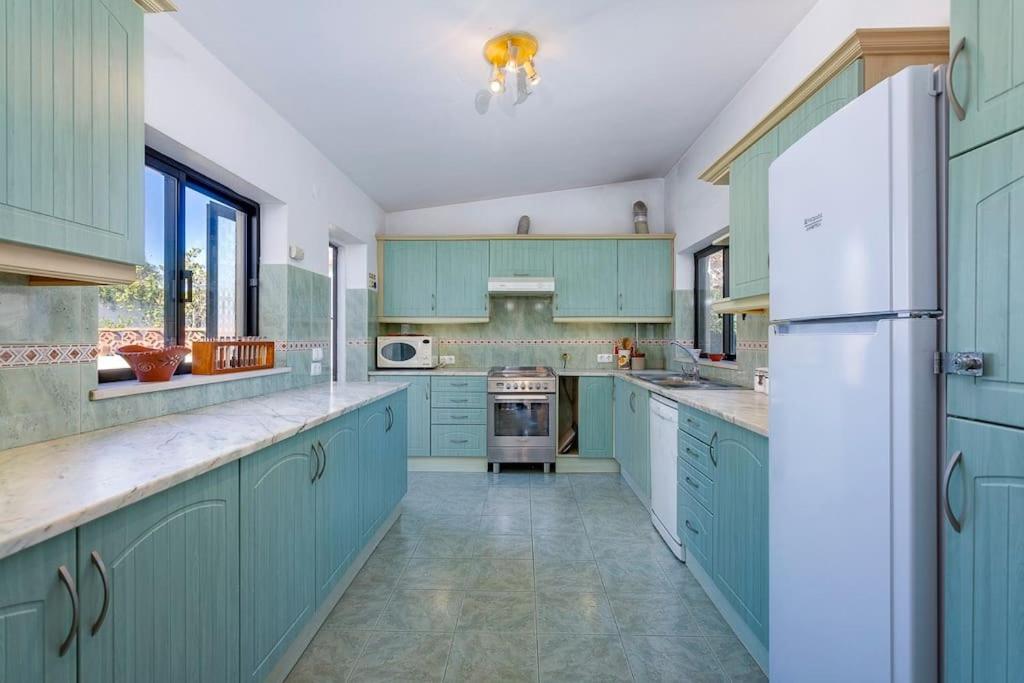 Three-Bedroom House photo 2