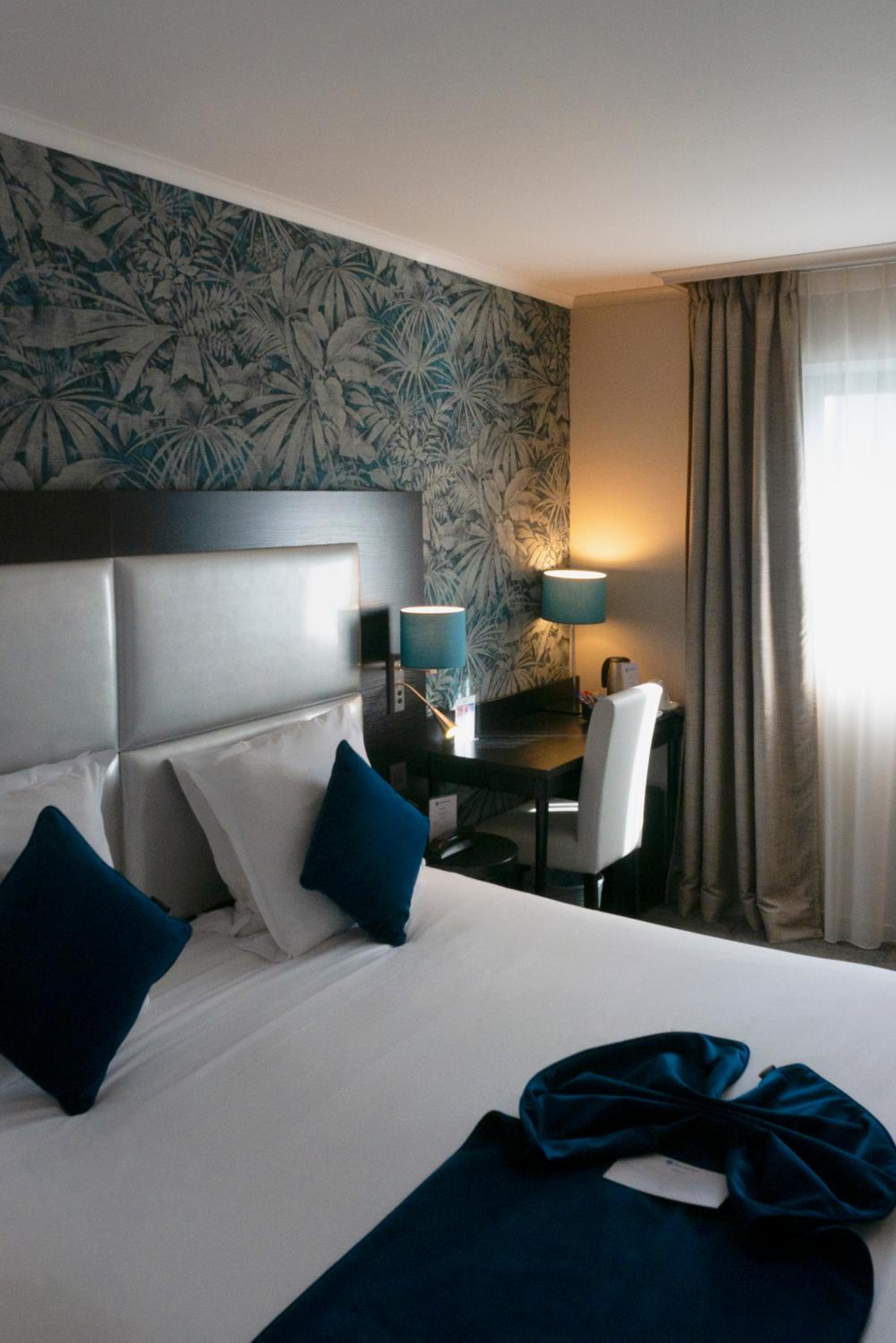 Family Room with Two Double Beds - Non-Smoking