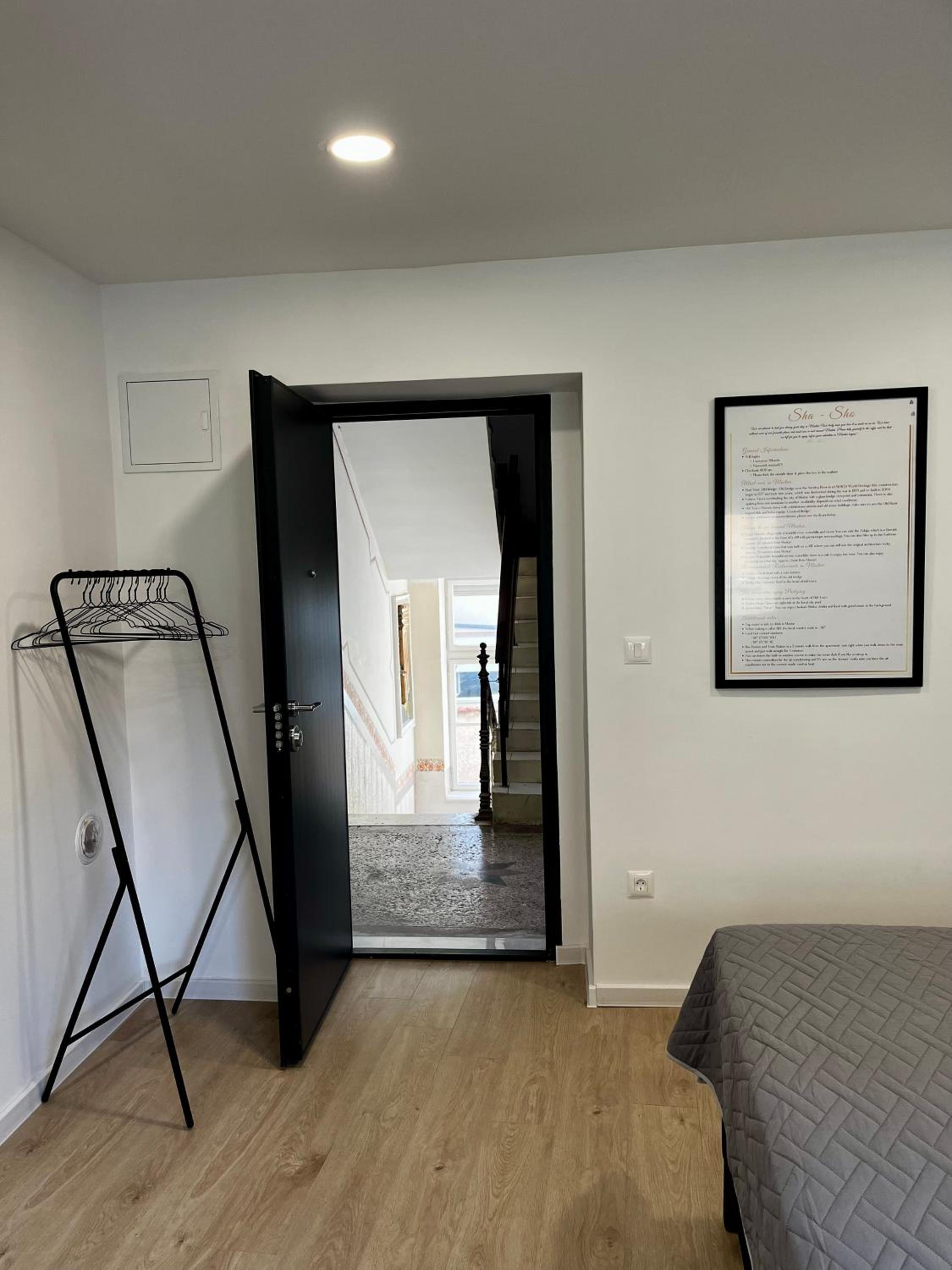 One-Bedroom Apartment photo 2