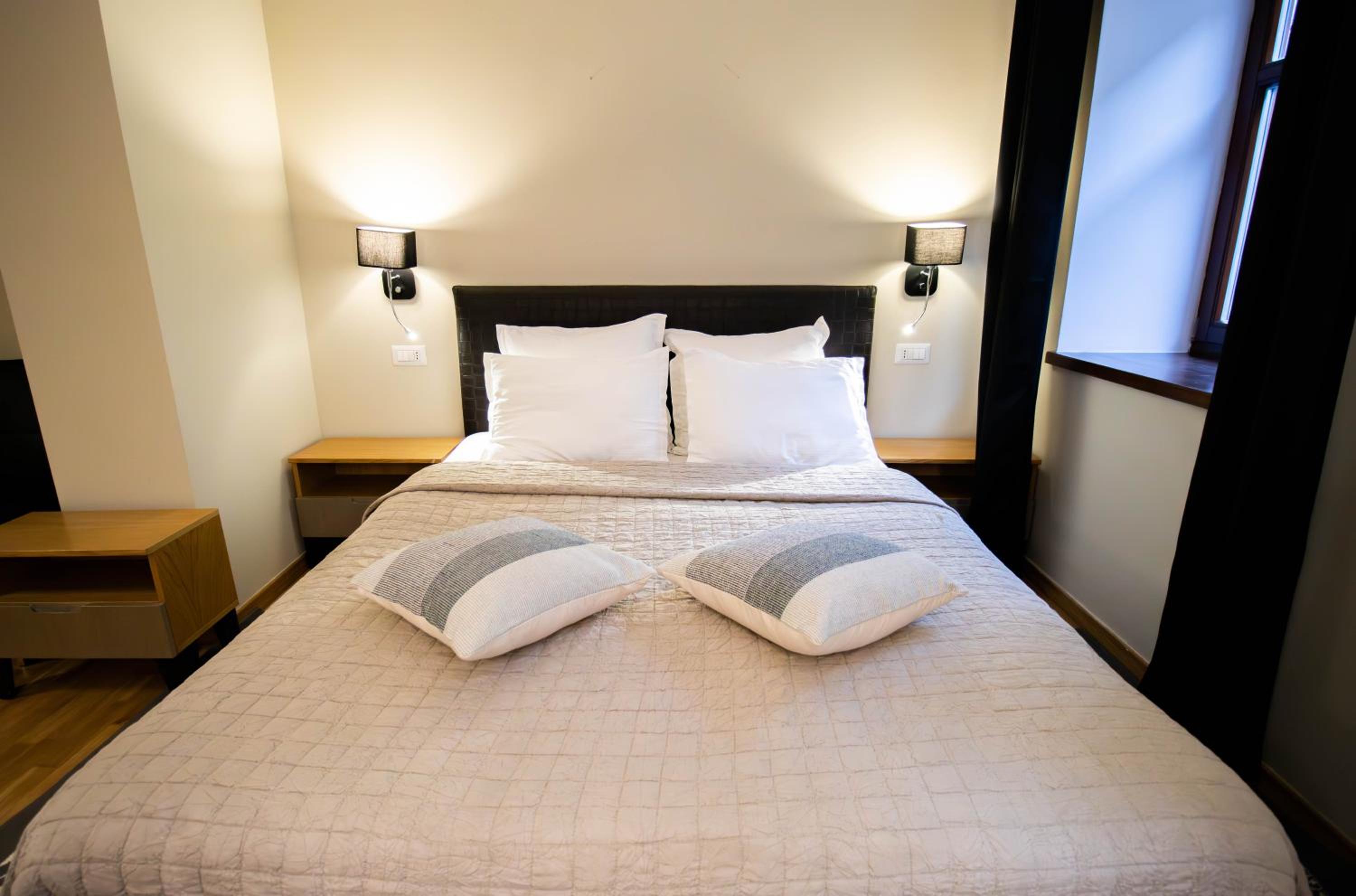 Standard King Room - Photo 1