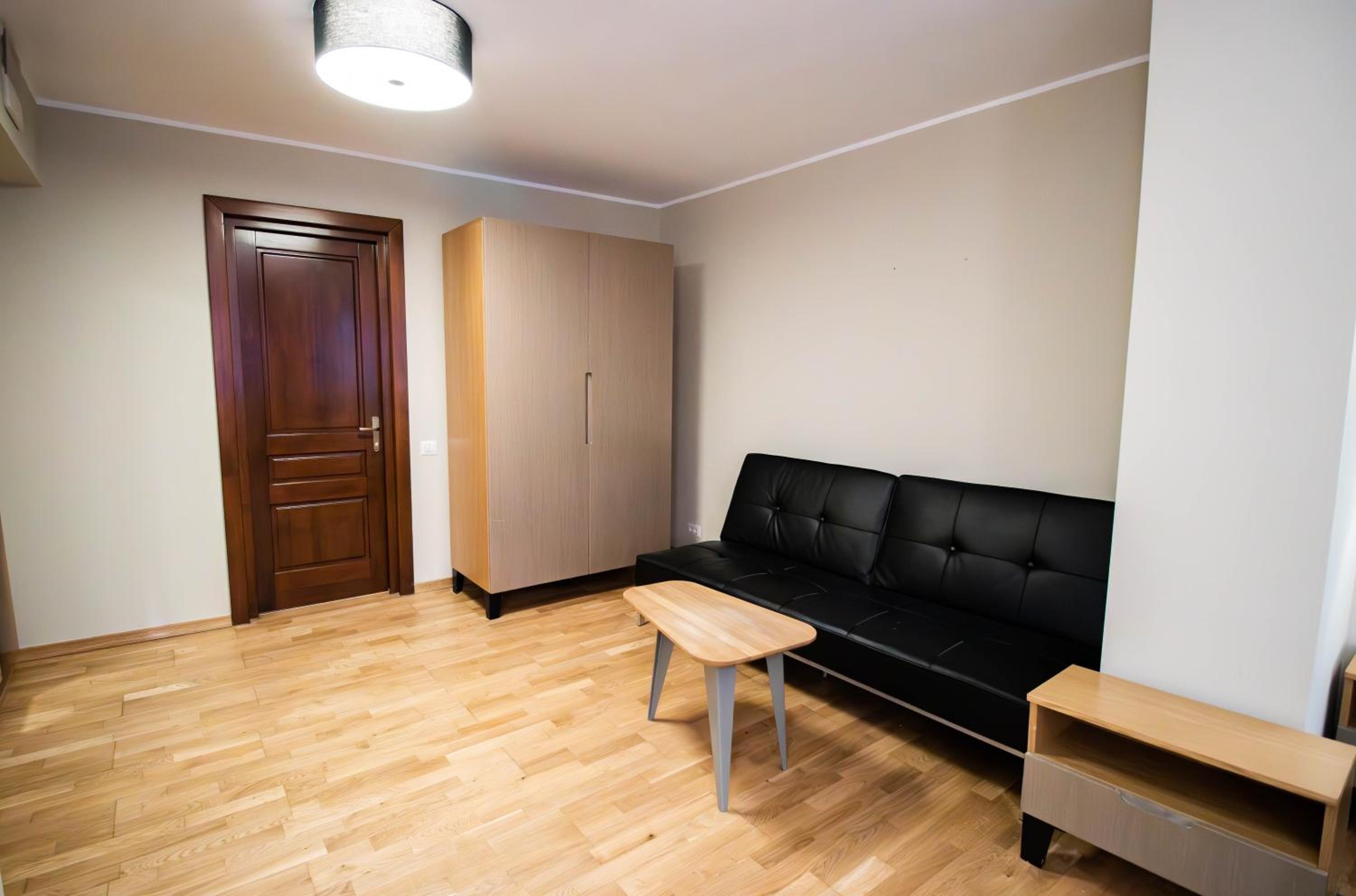 Standard King Room - Photo 5