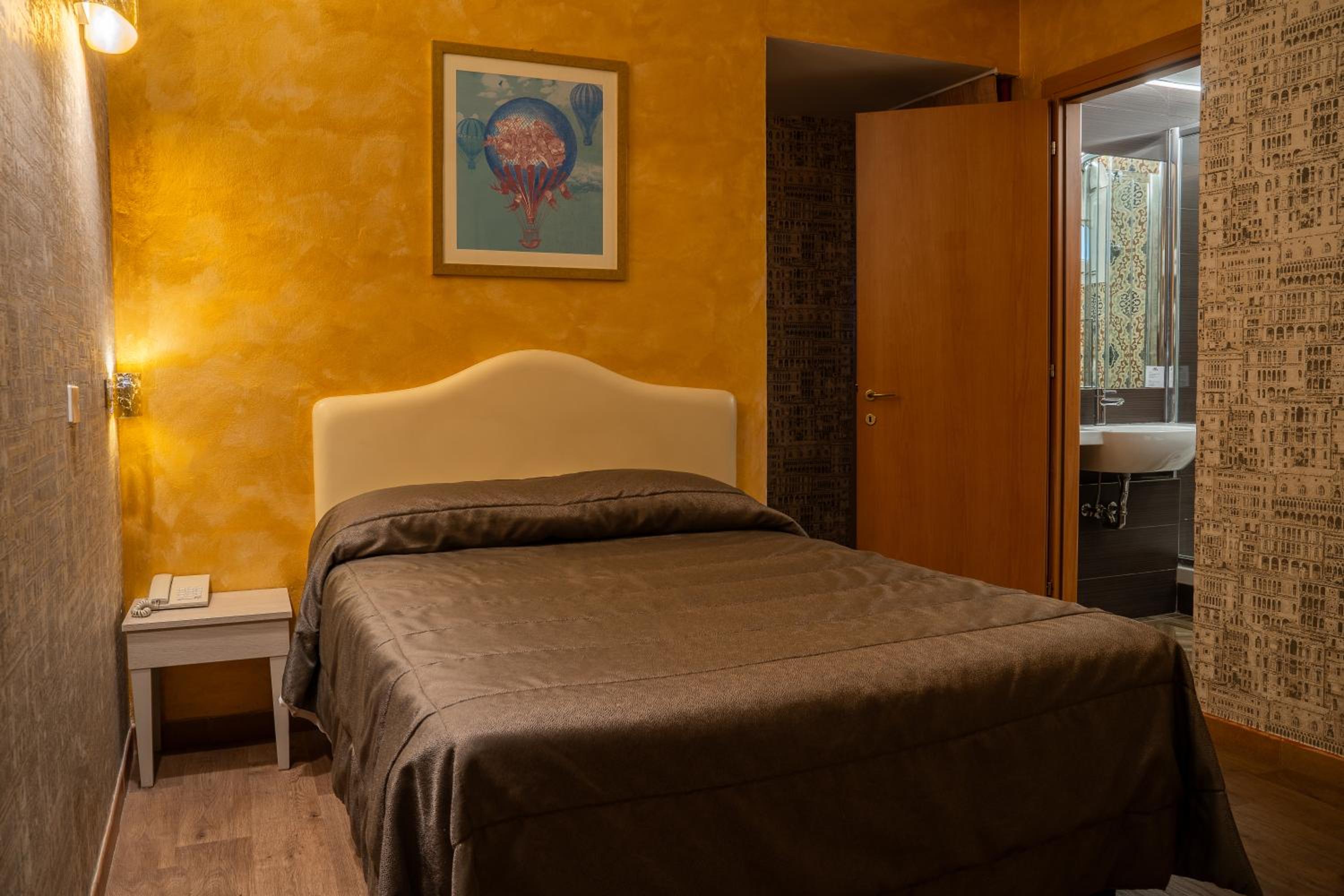 Superior Double or Twin Room - Photo 1