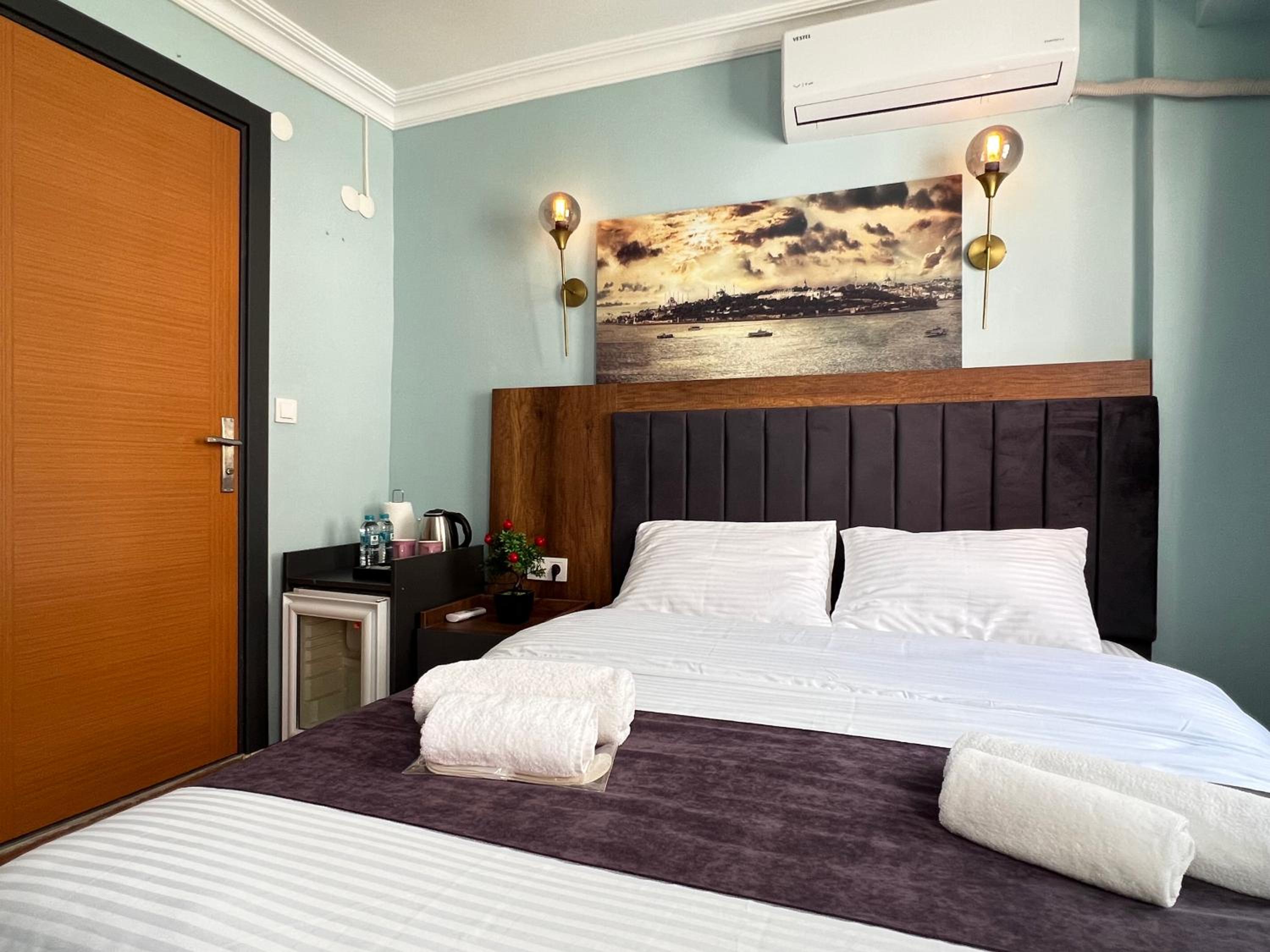 Economy Double Room photo 3