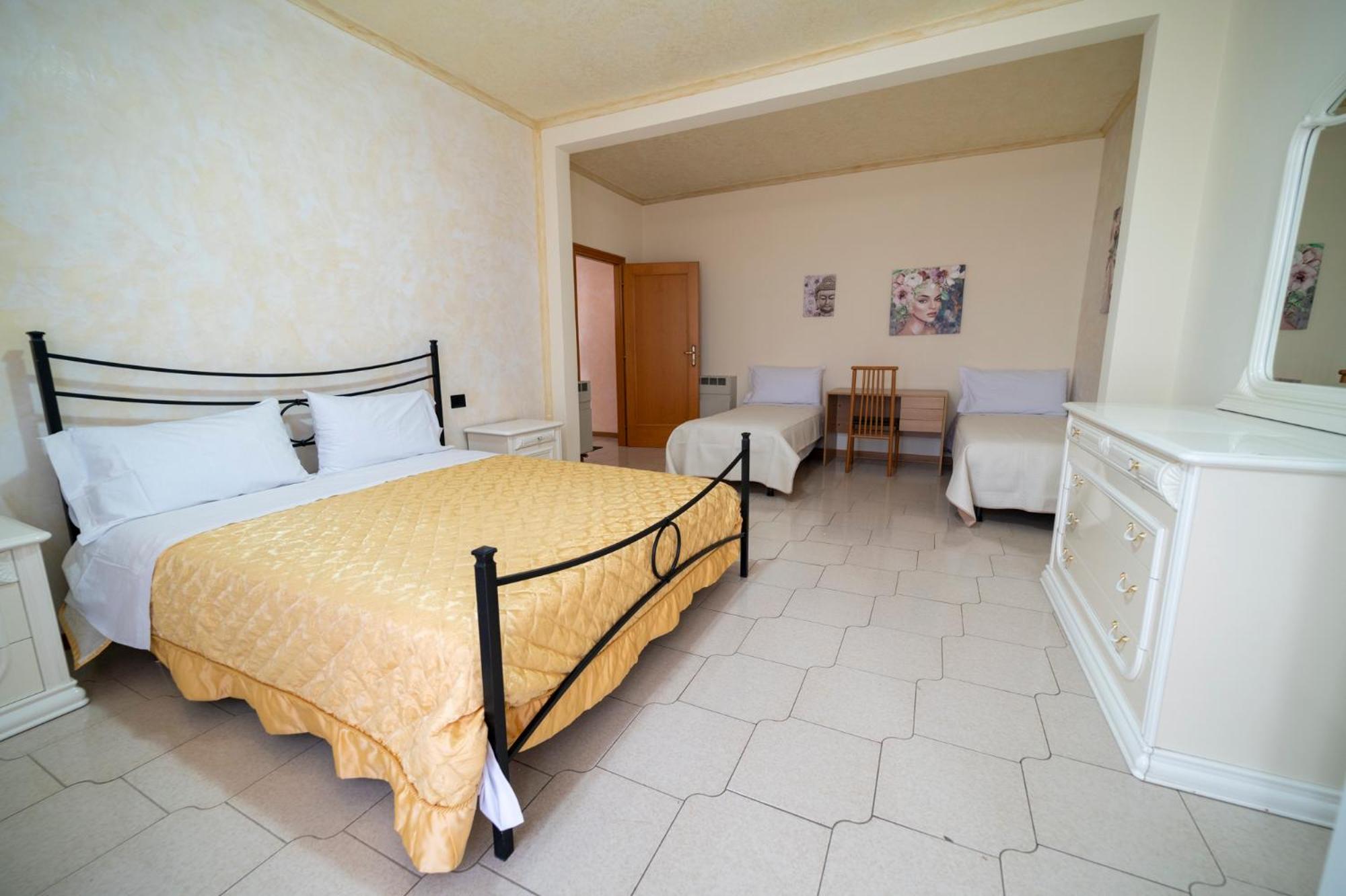Quadruple Room With Shared Bathroom photo 1