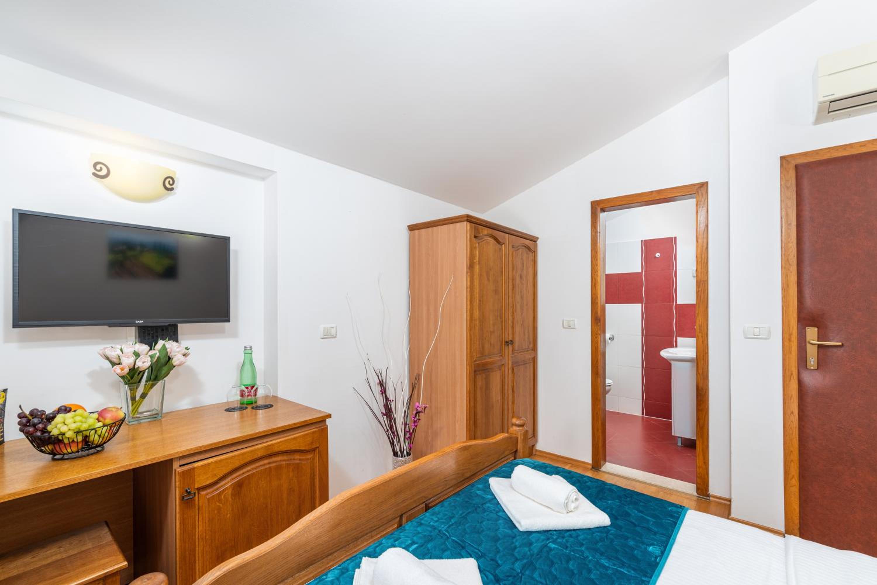 Double Room with Balcony photo 3