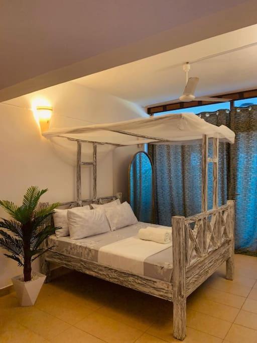 Studio Apartment with Balcony photo 1