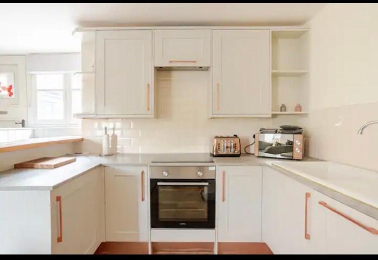 One-Bedroom House - Photo 13