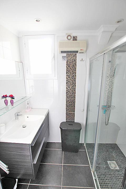 Three-Bedroom Apartment with Water View photo 3