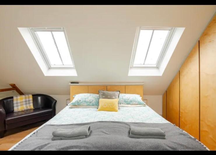 One-Bedroom House - Photo 16