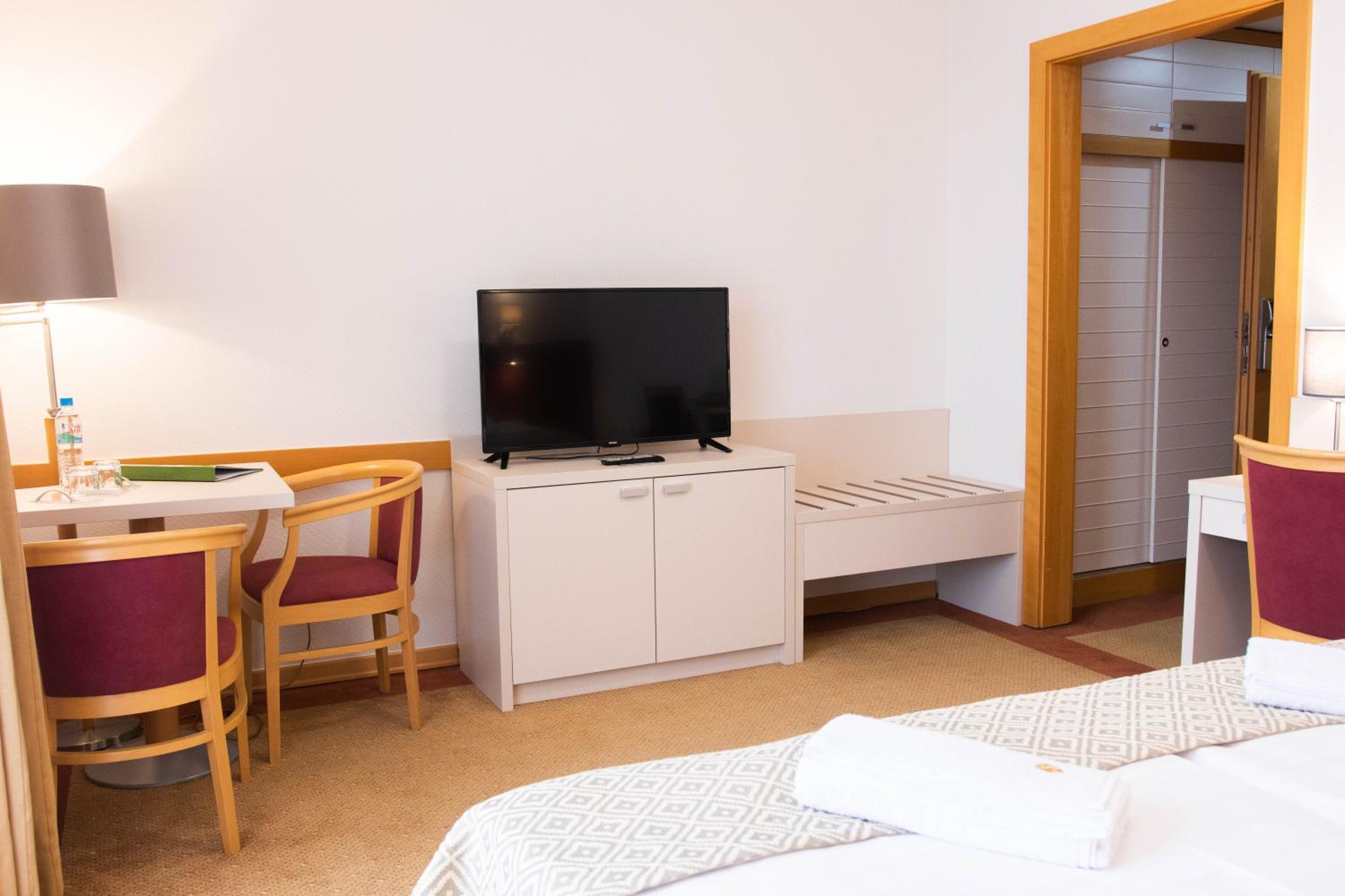 Twin Room with Balcony photo 2