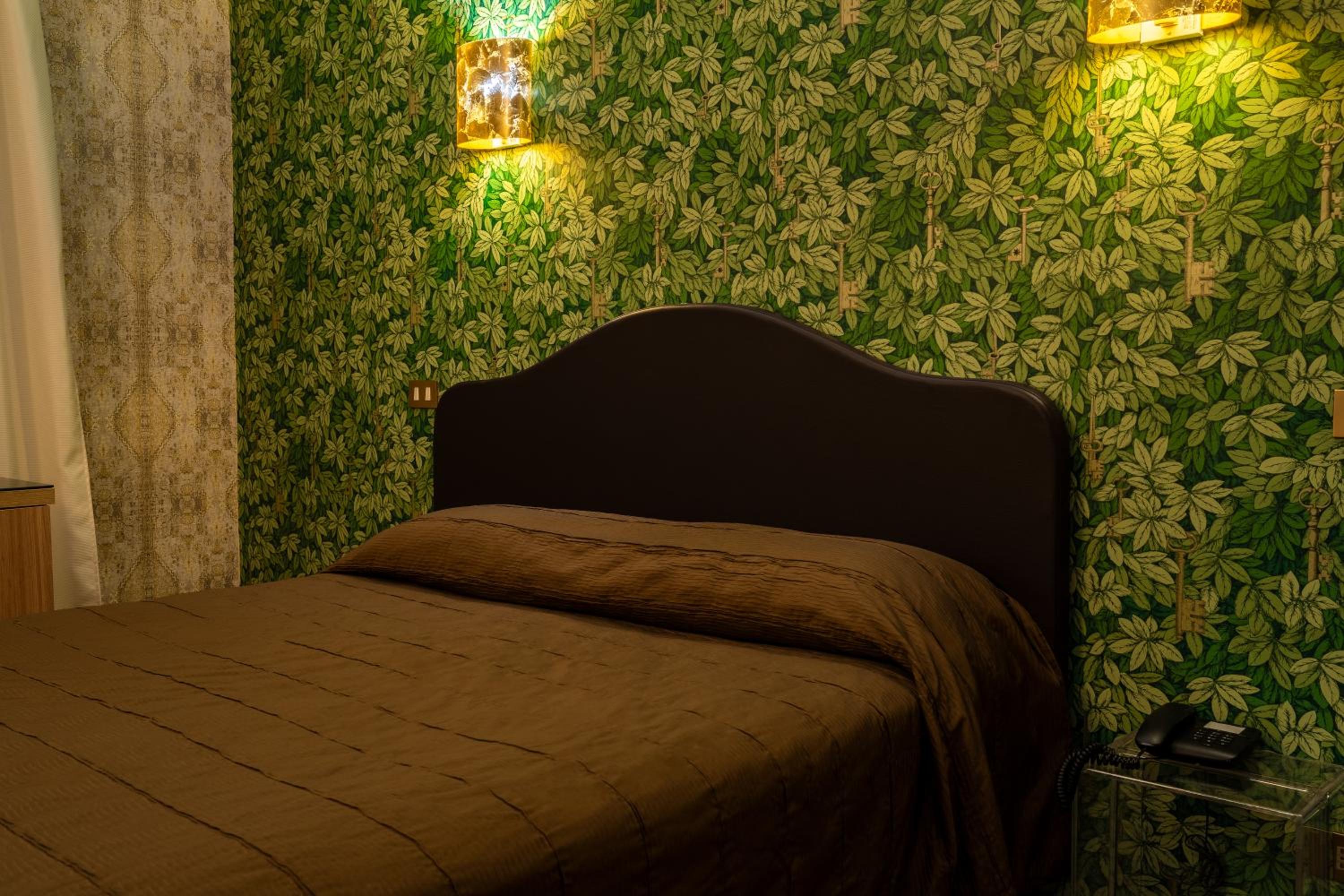Double or Twin Room with Spa Access - Photo 1