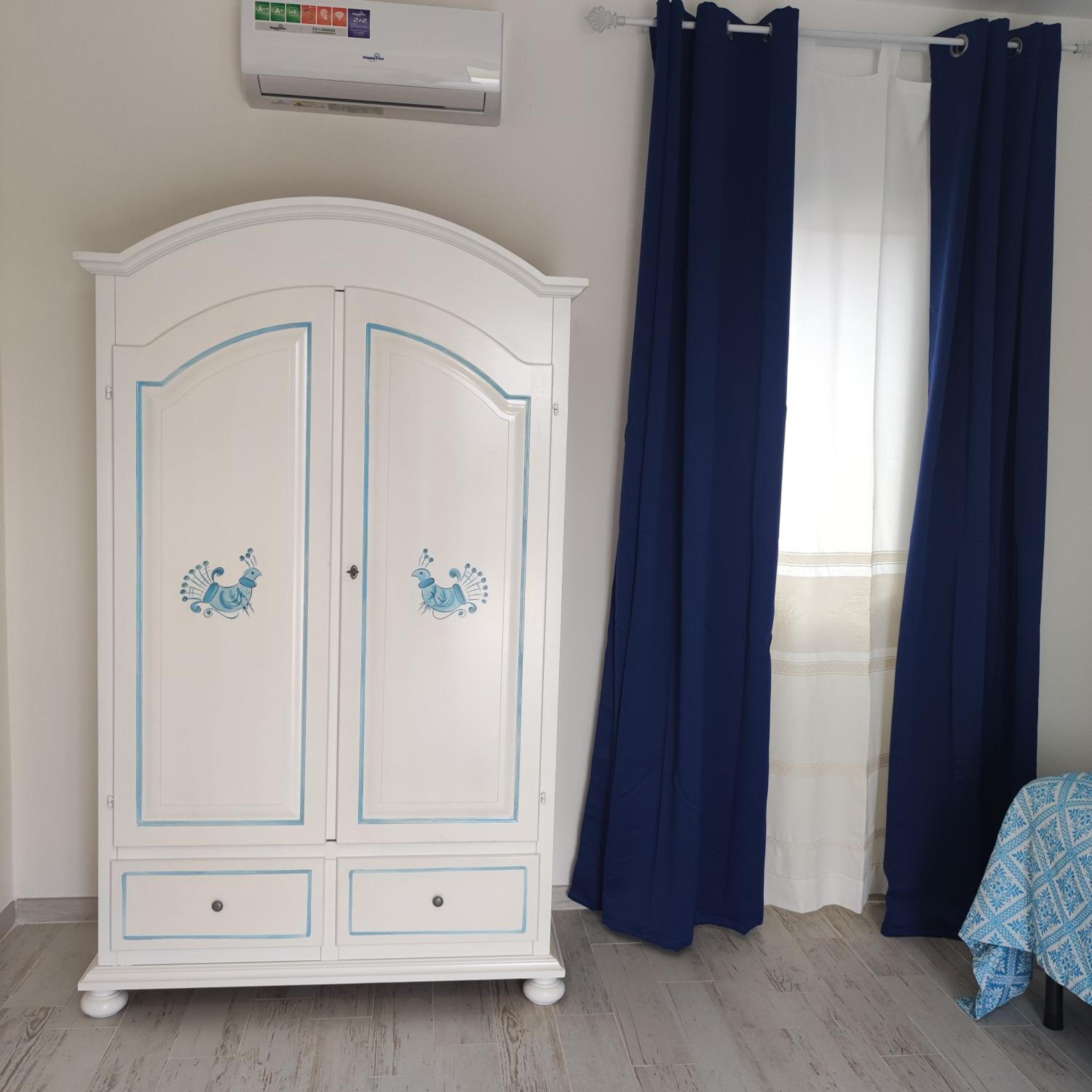 Deluxe Room (2 Adults + 1 Child)