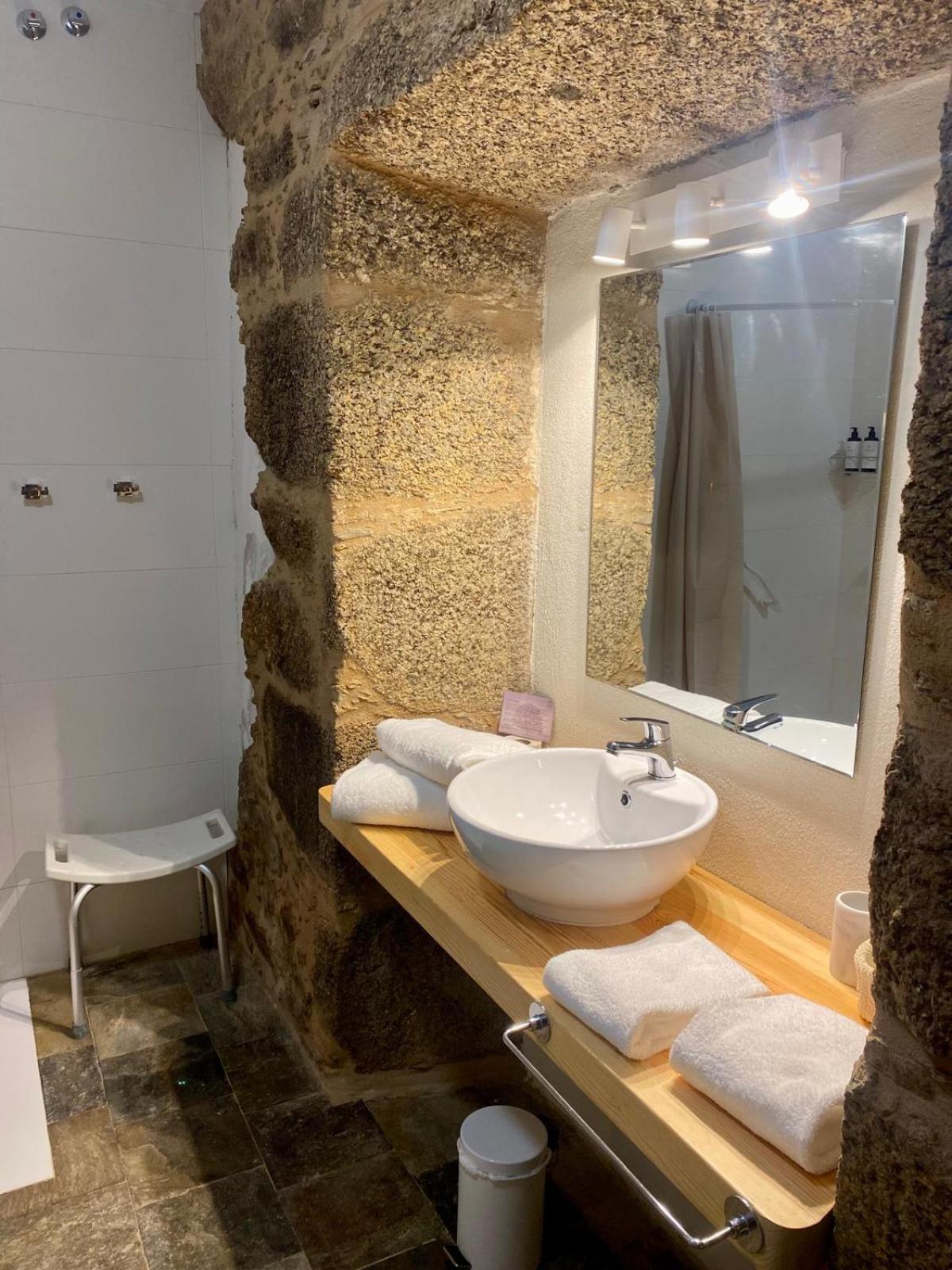Queen Room - Disability Access photo 3