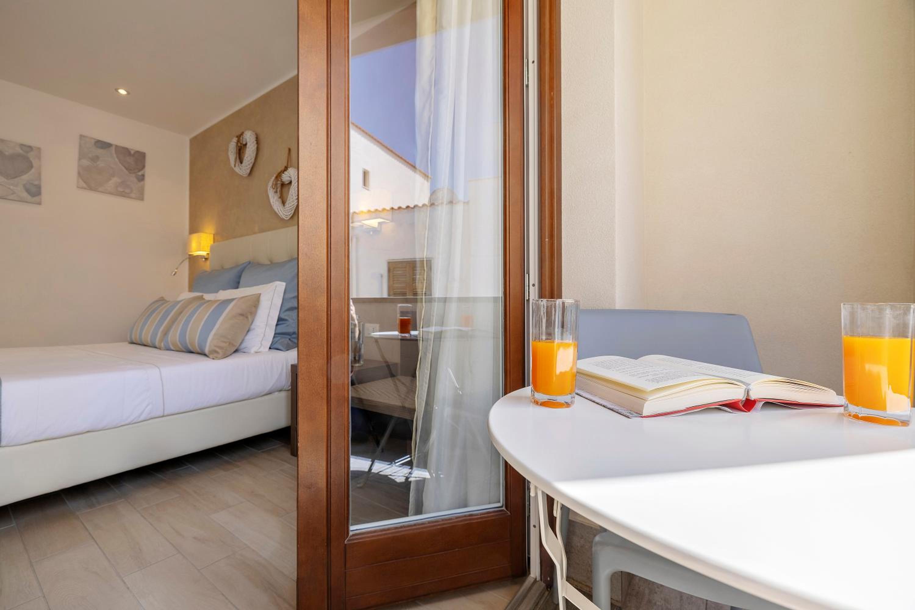 Double or Twin Room with Balcony photo 3