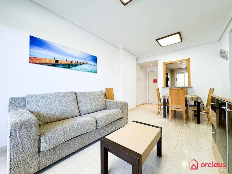 Apartamento de dos habitaciones con balcón